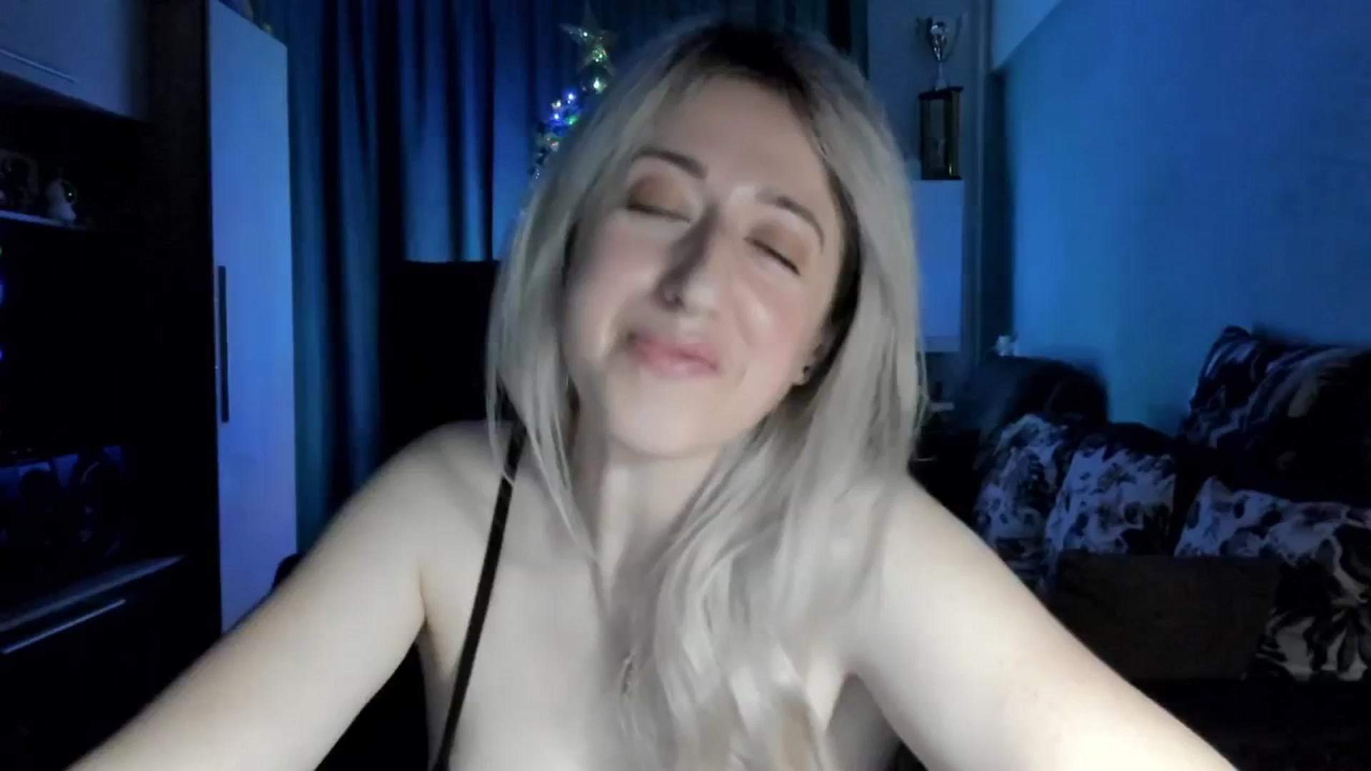 Gallery image thumbnail from SweetDelia_'s myfreecams stream on, 12/23/2025, 23:21 image 2 of 20