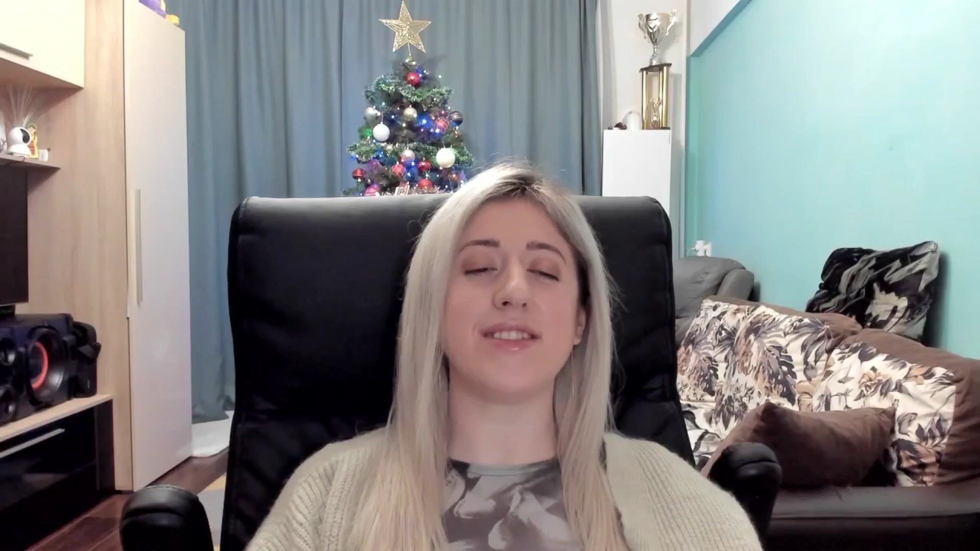 Gallery image thumbnail from SweetDelia_'s myfreecams stream on, 12/28/2025, 02:17 image 18 of 20