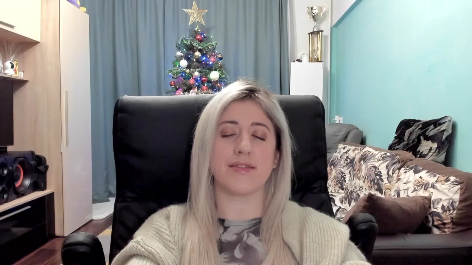 Gallery image thumbnail from SweetDelia_'s myfreecams stream on, 12/28/2025, 02:17 image 13 of 20