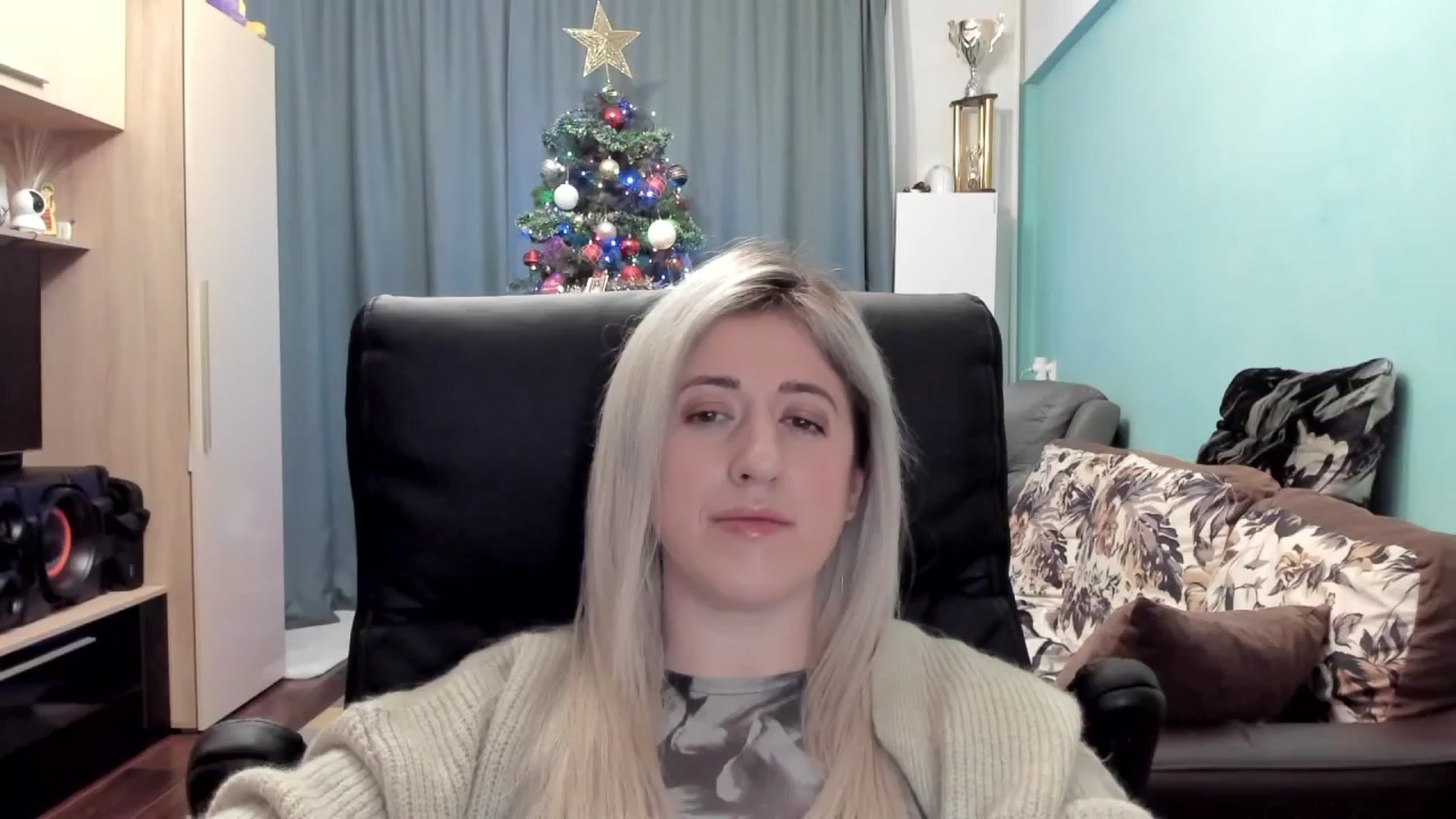 Gallery image thumbnail from SweetDelia_'s myfreecams stream on, 12/28/2025, 02:17 image 14 of 20