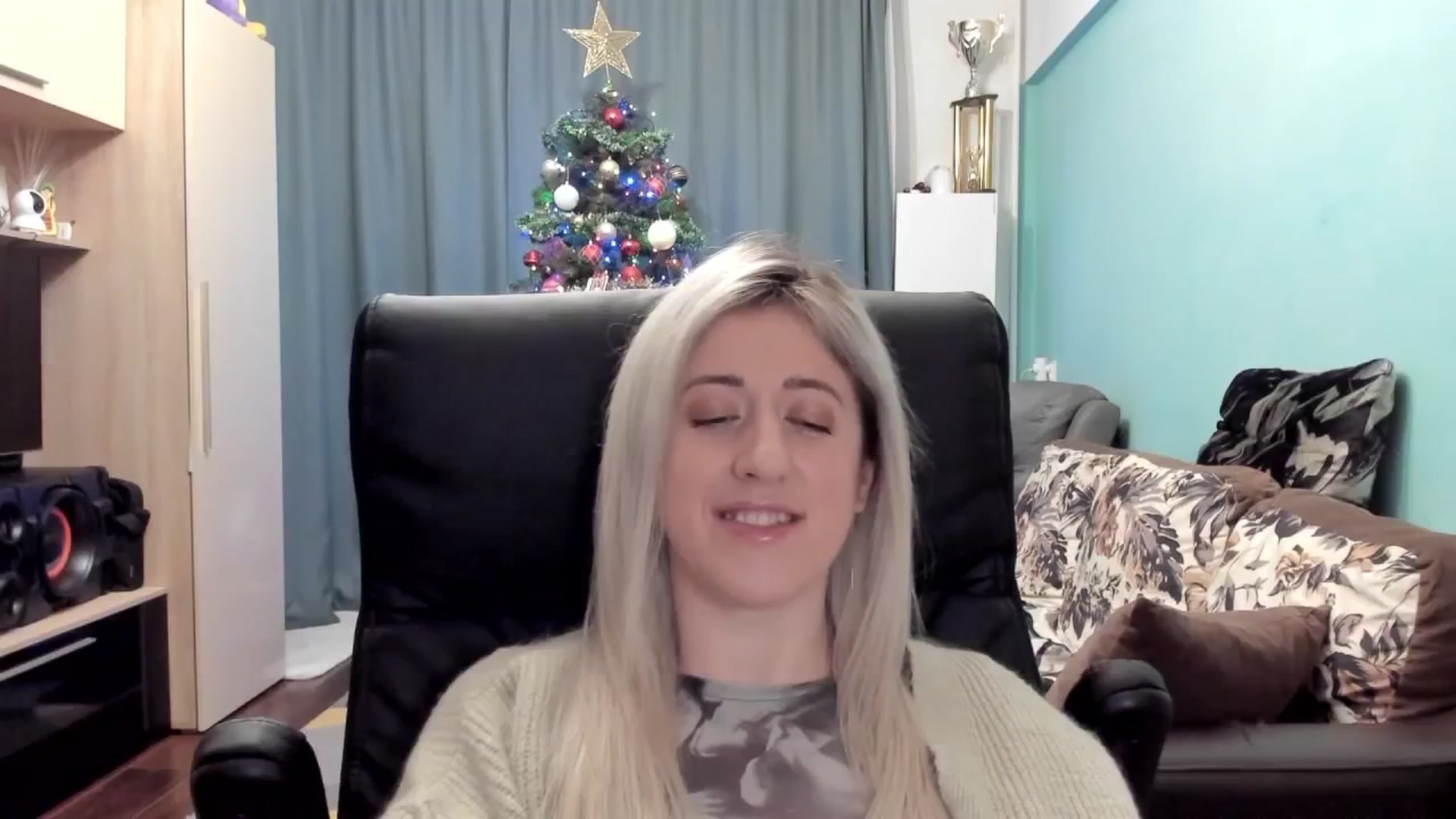 Gallery image thumbnail from SweetDelia_'s myfreecams stream on, 12/28/2025, 02:17 image 17 of 20