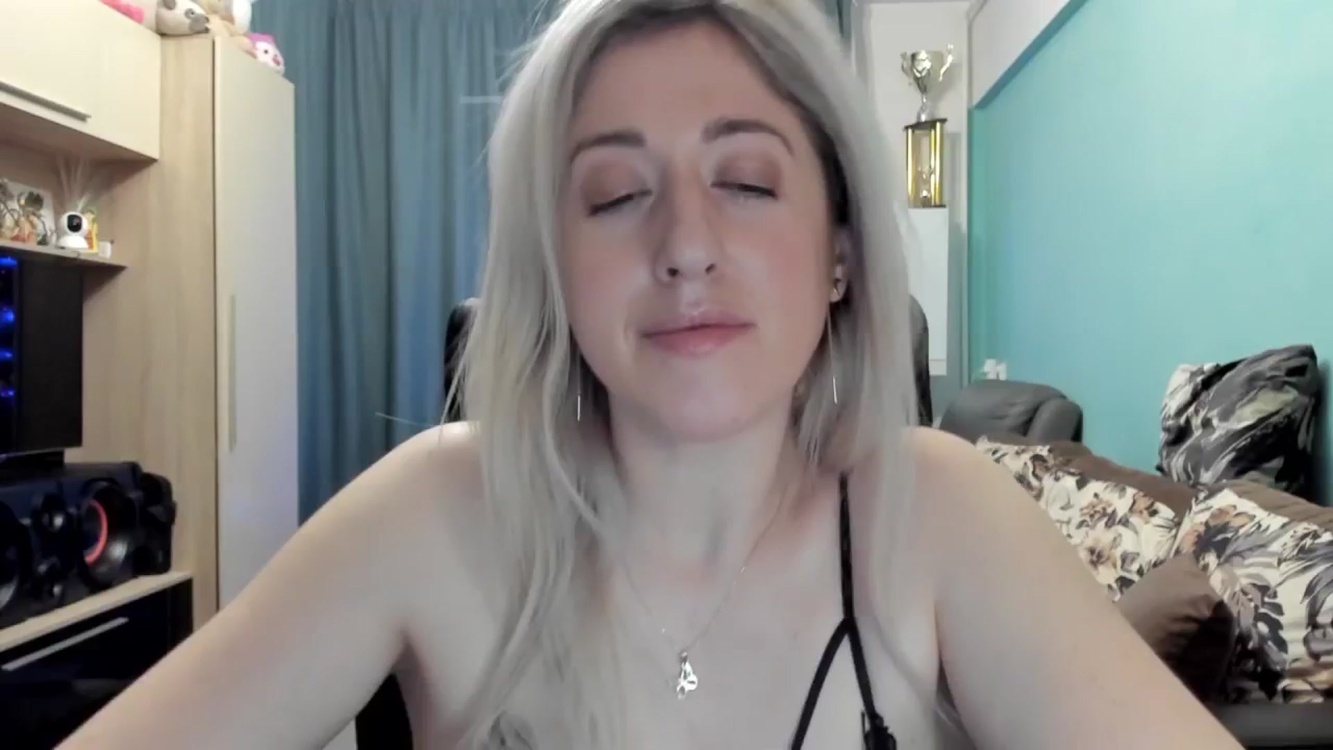 Gallery image thumbnail from SweetDelia_'s myfreecams stream on, 12/29/2025, 20:20 image 6 of 20