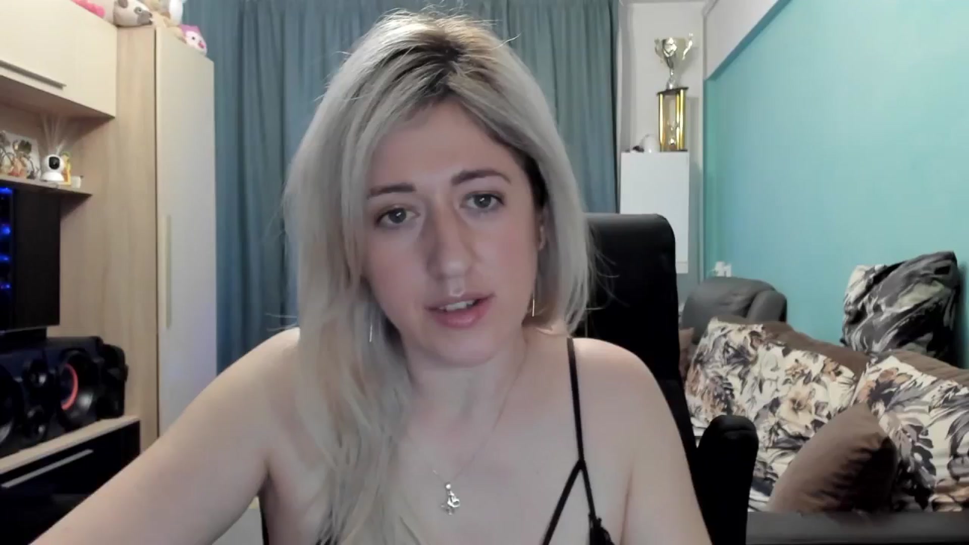 Gallery image thumbnail from SweetDelia_'s myfreecams stream on, 12/29/2025, 20:20 image 1 of 20