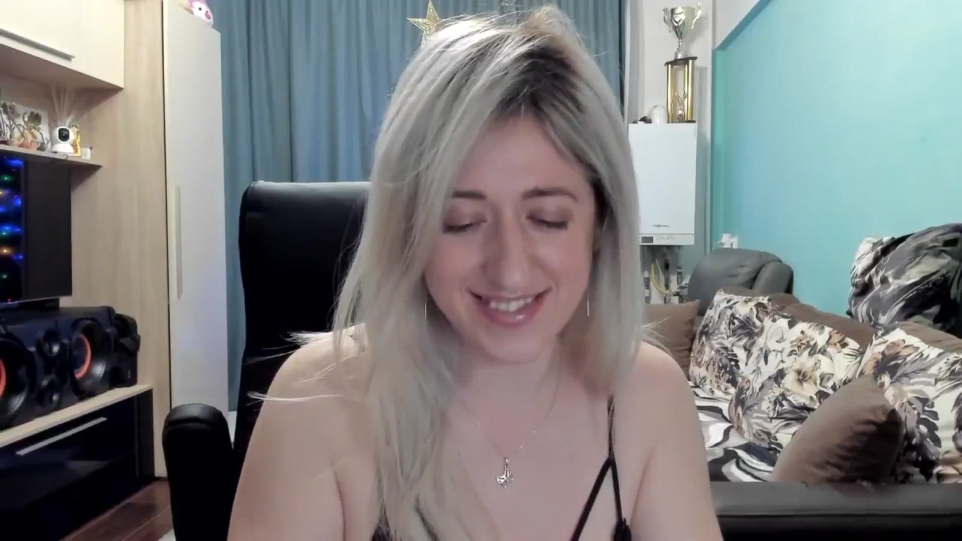 Gallery image thumbnail from SweetDelia_'s myfreecams stream on, 12/29/2025, 22:36 image 17 of 20