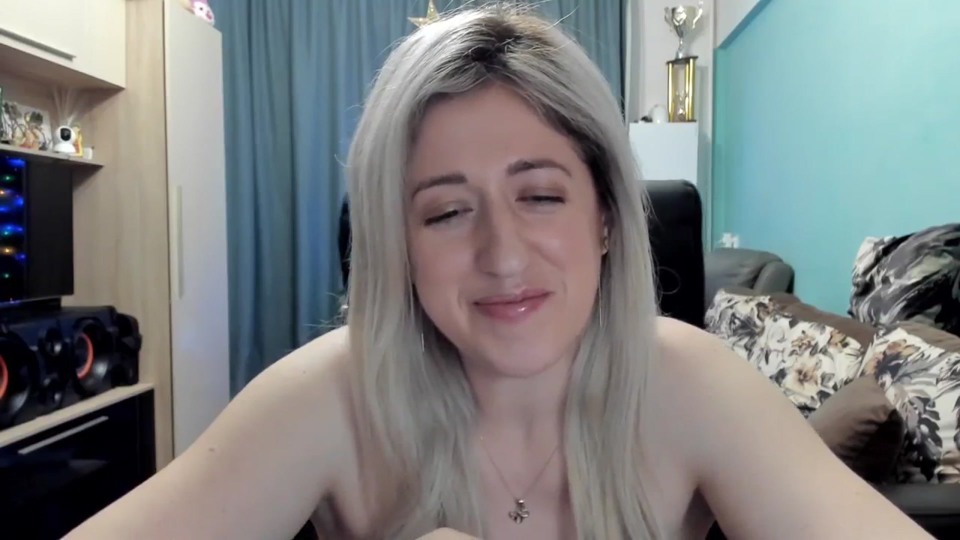 Gallery image thumbnail from SweetDelia_'s myfreecams stream on, 12/29/2025, 22:36 image 4 of 20