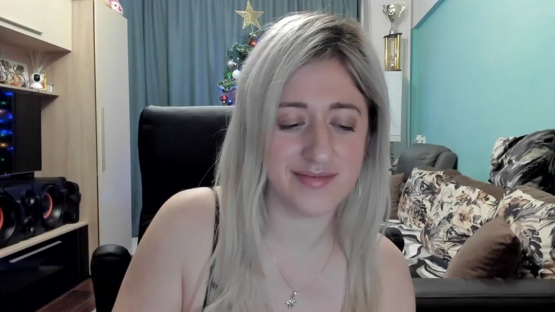 Gallery image thumbnail from SweetDelia_'s myfreecams stream on, 12/29/2025, 23:36 image 15 of 20