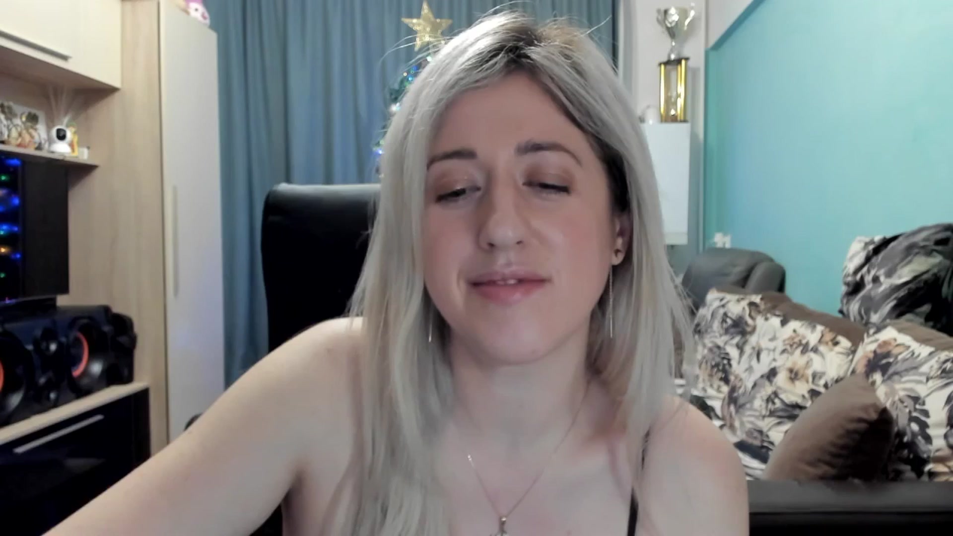 Gallery image thumbnail from SweetDelia_'s myfreecams stream on, 12/29/2025, 23:36 image 7 of 20
