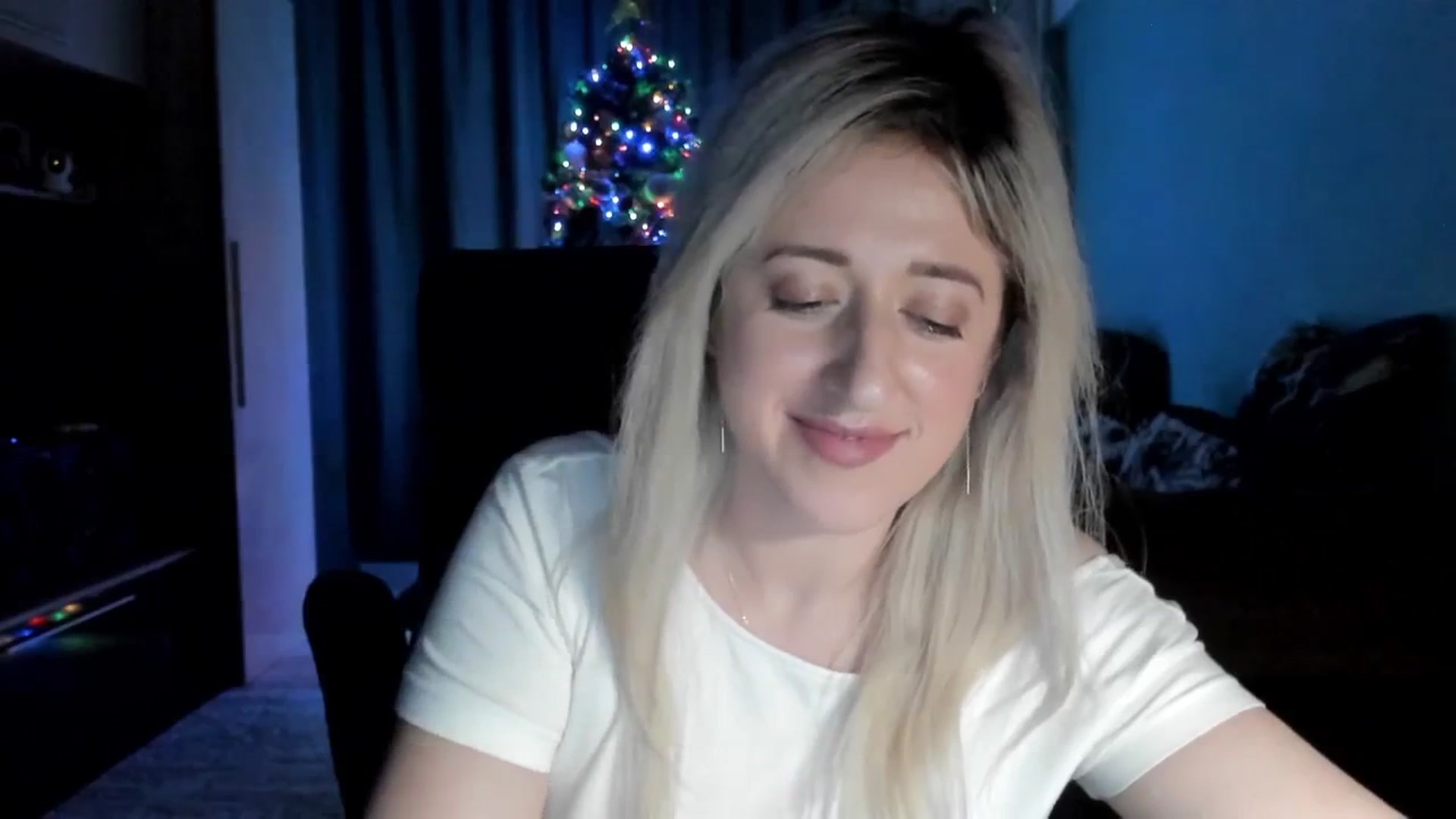 Gallery image thumbnail from SweetDelia_'s myfreecams stream on, 01/05/2026, 01:53 image 14 of 20