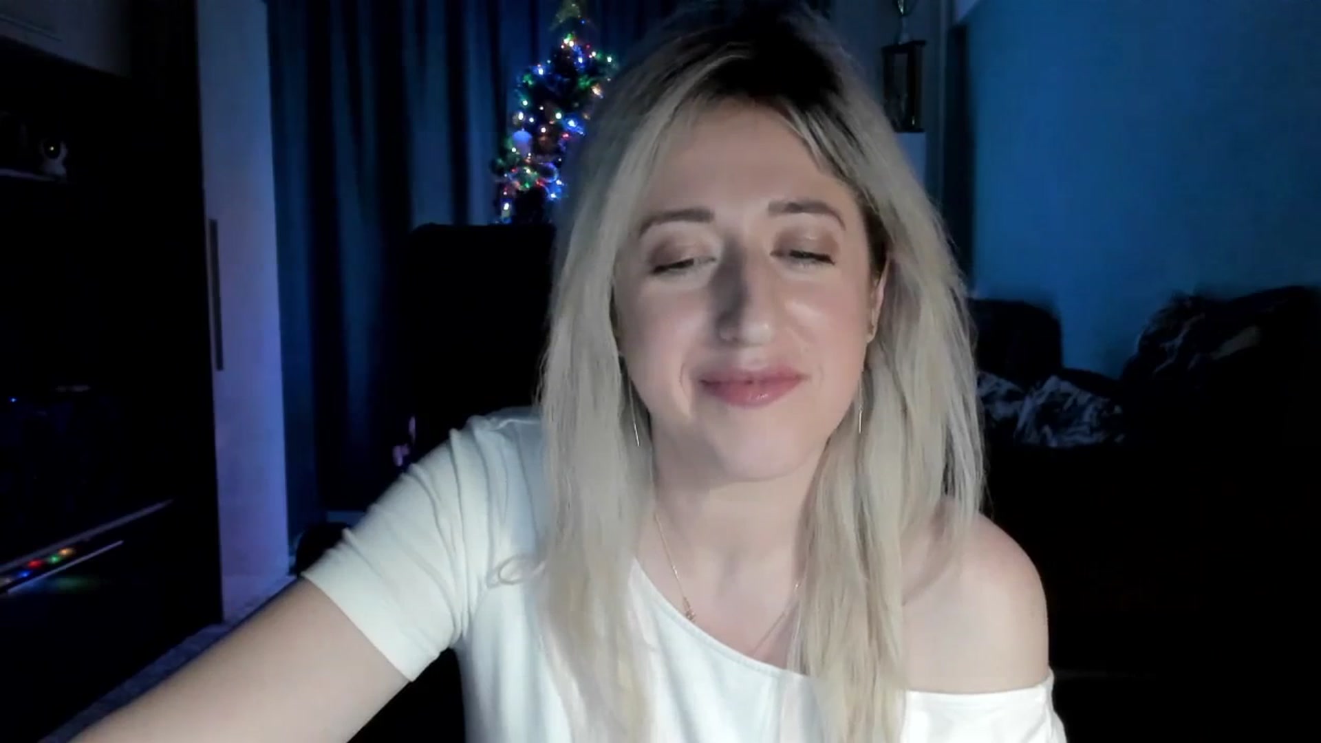 Gallery image thumbnail from SweetDelia_'s myfreecams stream on, 01/05/2026, 01:53 image 18 of 20