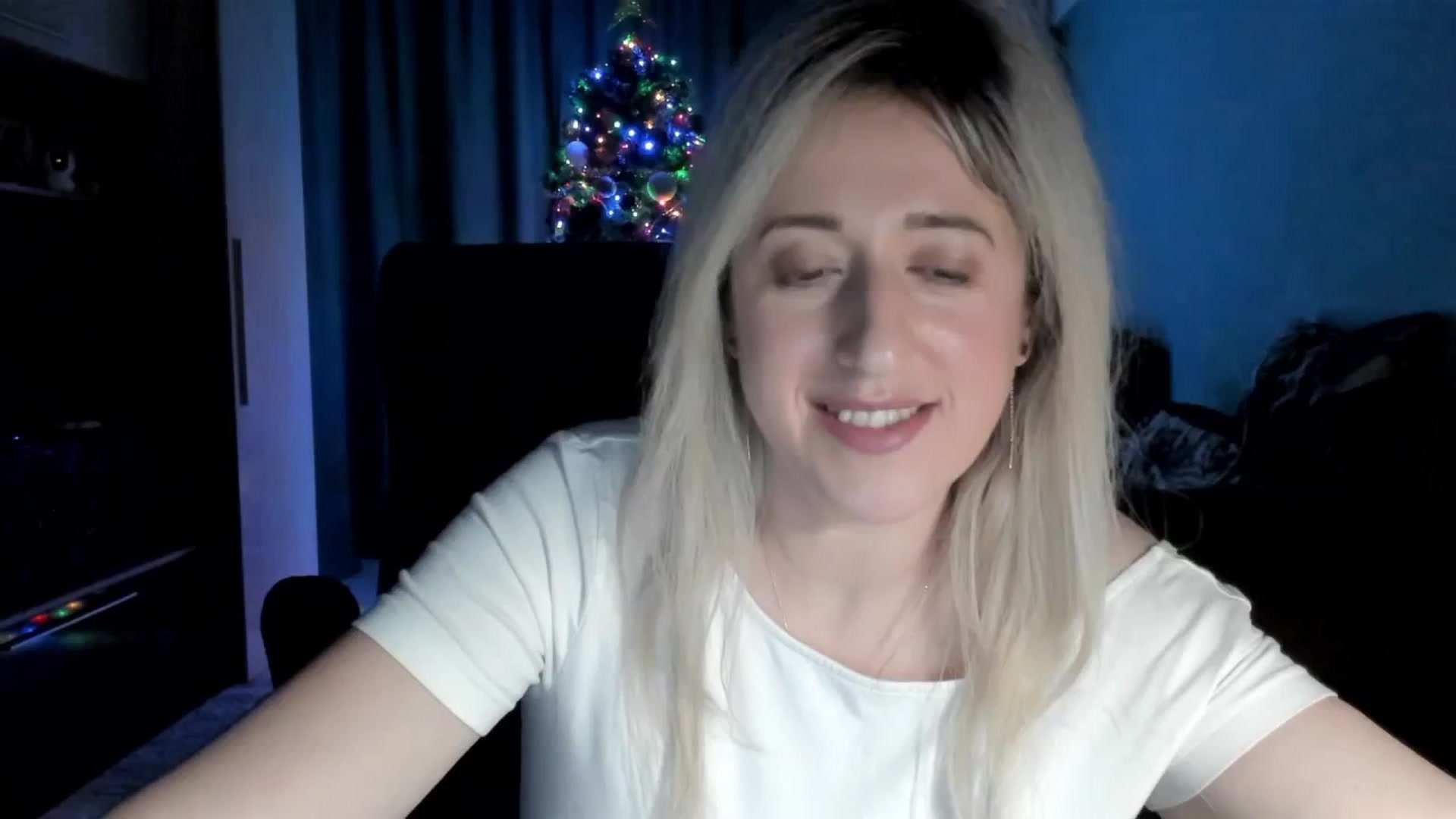 Gallery image thumbnail from SweetDelia_'s myfreecams stream on, 01/05/2026, 01:53 image 1 of 20