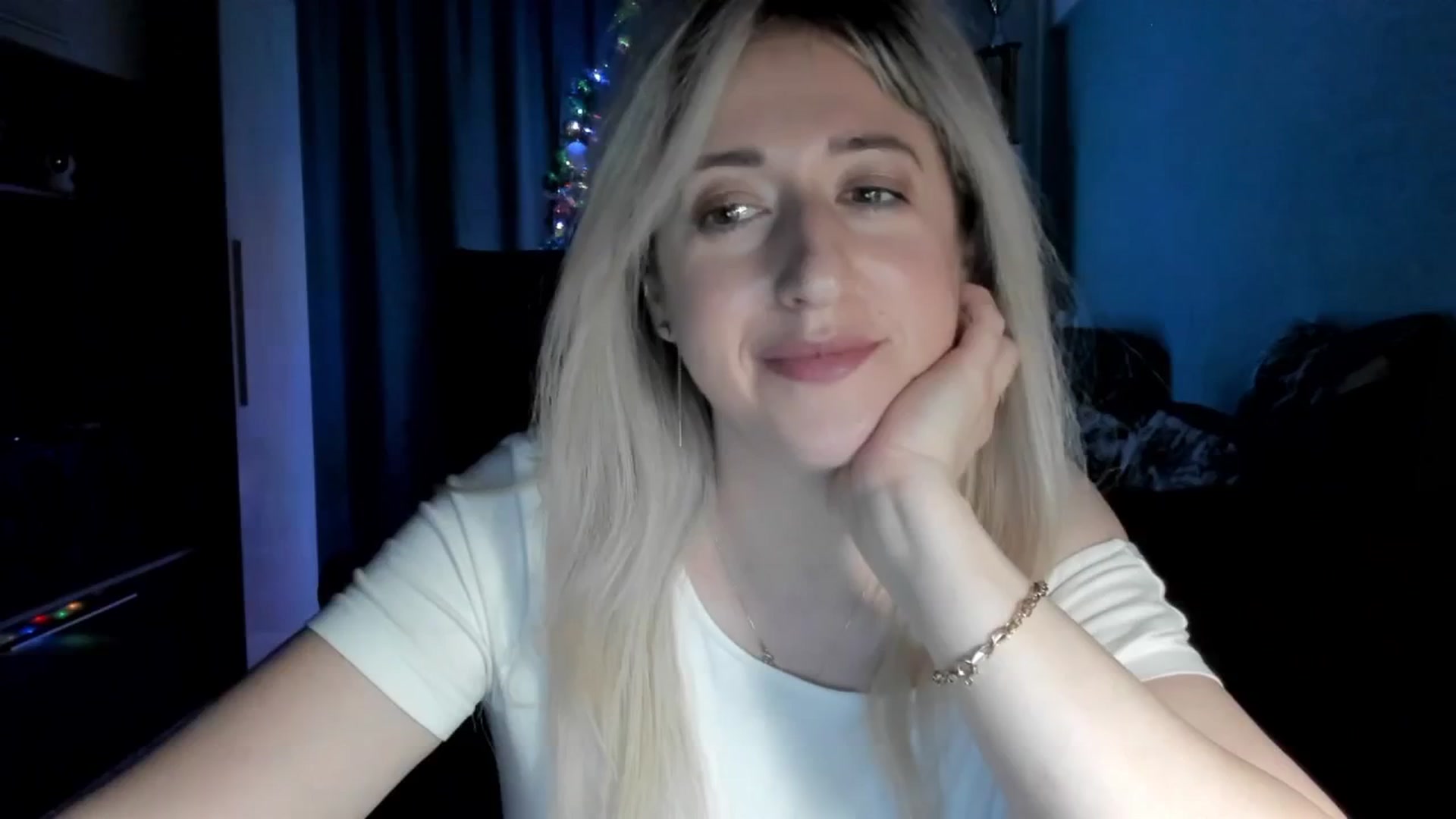 Gallery image thumbnail from SweetDelia_'s myfreecams stream on, 01/05/2026, 03:06 image 11 of 20