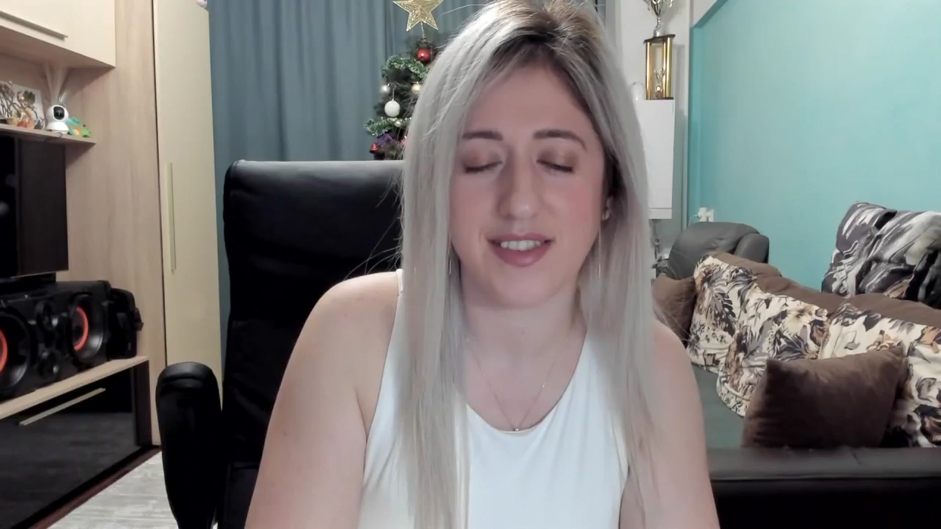 Gallery image thumbnail from SweetDelia_'s myfreecams stream on, 01/14/2026, 23:31 image 3 of 20