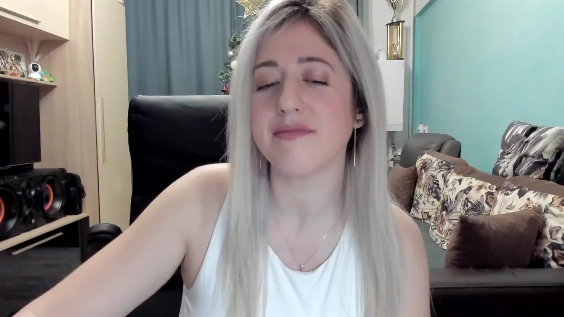 Gallery image thumbnail from SweetDelia_'s myfreecams stream on, 01/14/2026, 23:31 image 13 of 20