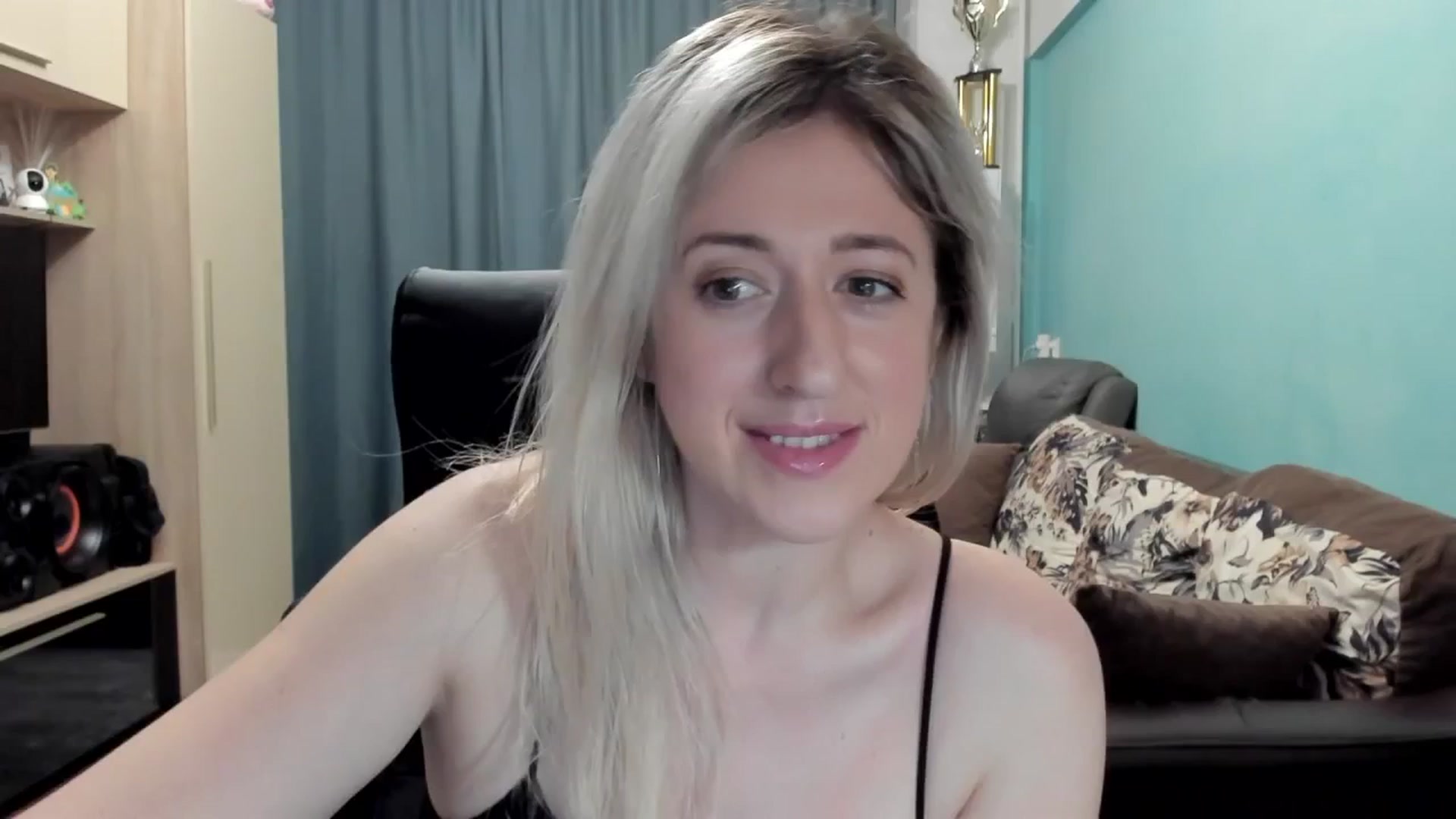 Gallery image thumbnail from SweetDelia_'s myfreecams stream on, 01/28/2026, 24:02 image 16 of 20