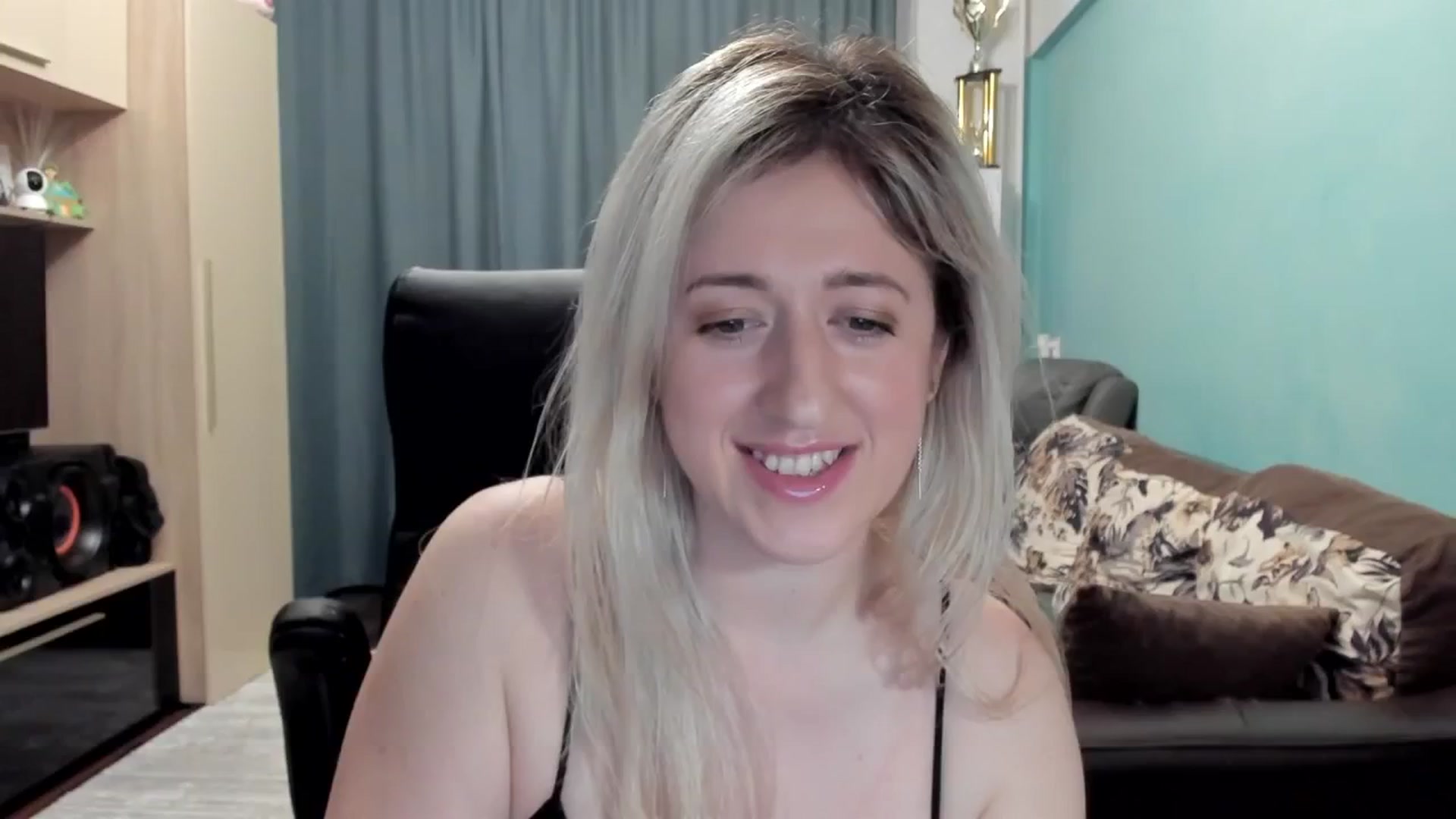 Gallery image thumbnail from SweetDelia_'s myfreecams stream on, 01/28/2026, 24:02 image 19 of 20