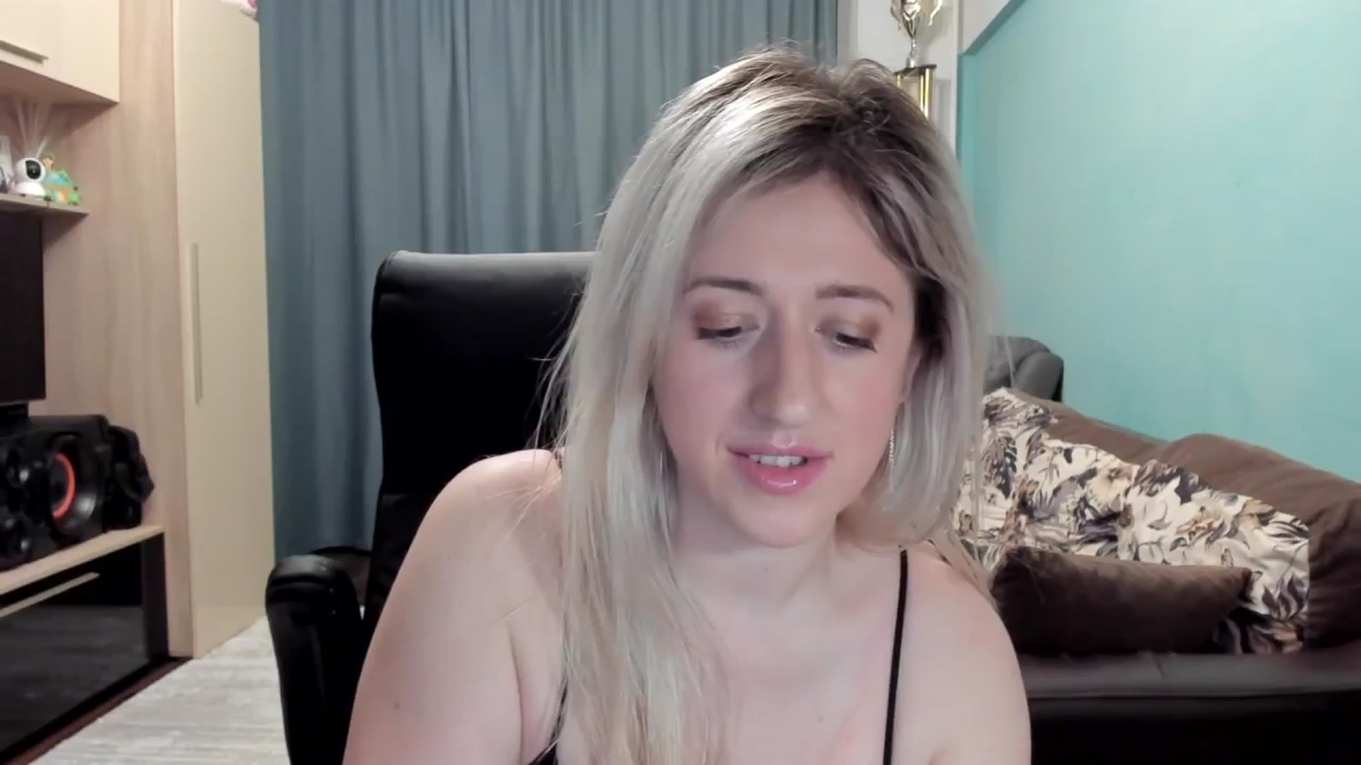 Gallery image thumbnail from SweetDelia_'s myfreecams stream on, 01/28/2026, 24:02 image 17 of 20