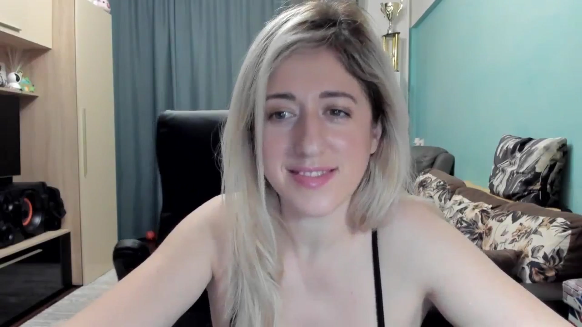 Gallery image thumbnail from SweetDelia_'s myfreecams stream on, 02/03/2026, 23:32 image 17 of 20
