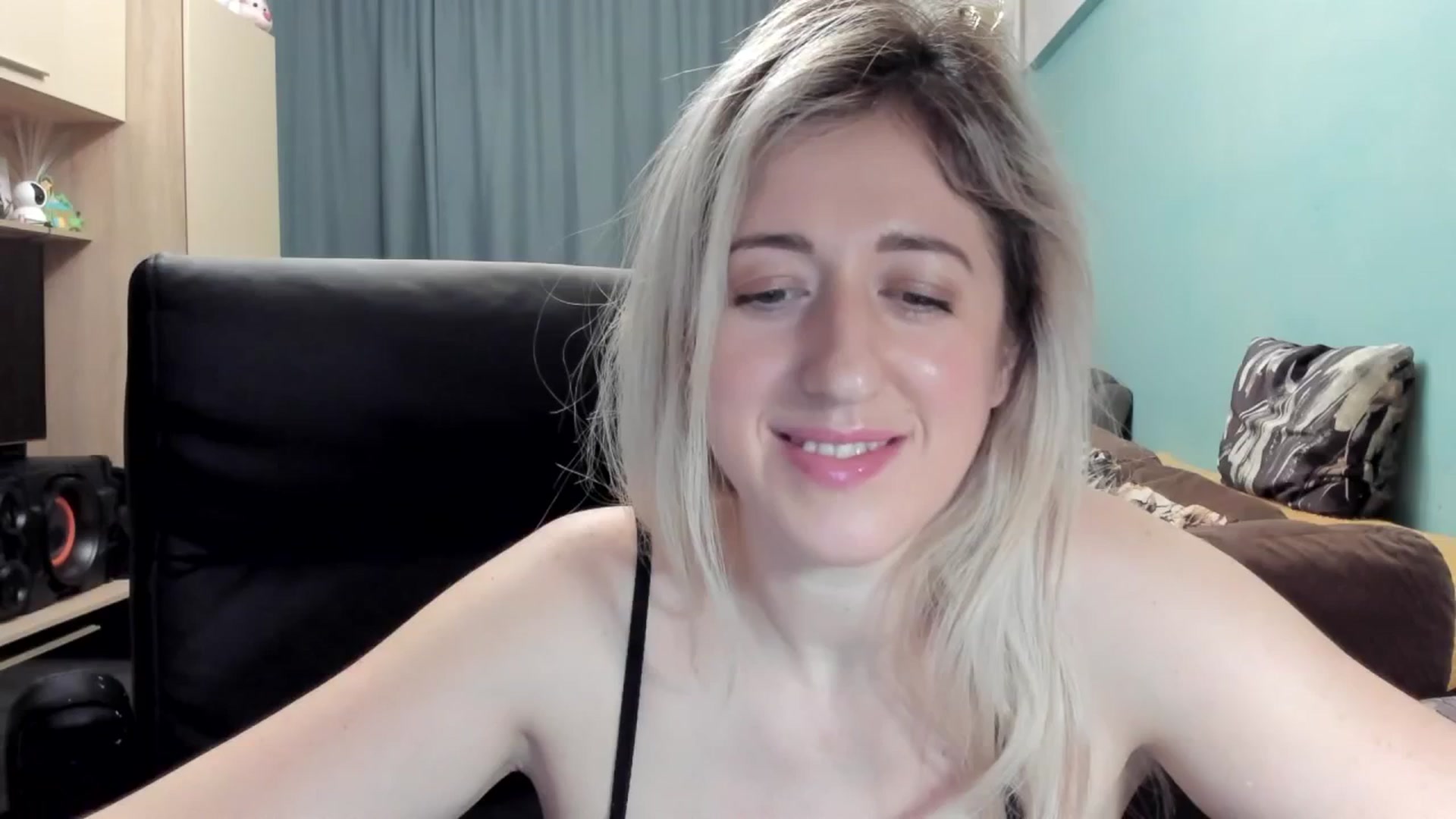 Gallery image thumbnail from SweetDelia_'s myfreecams stream on, 02/04/2026, 01:25 image 19 of 20