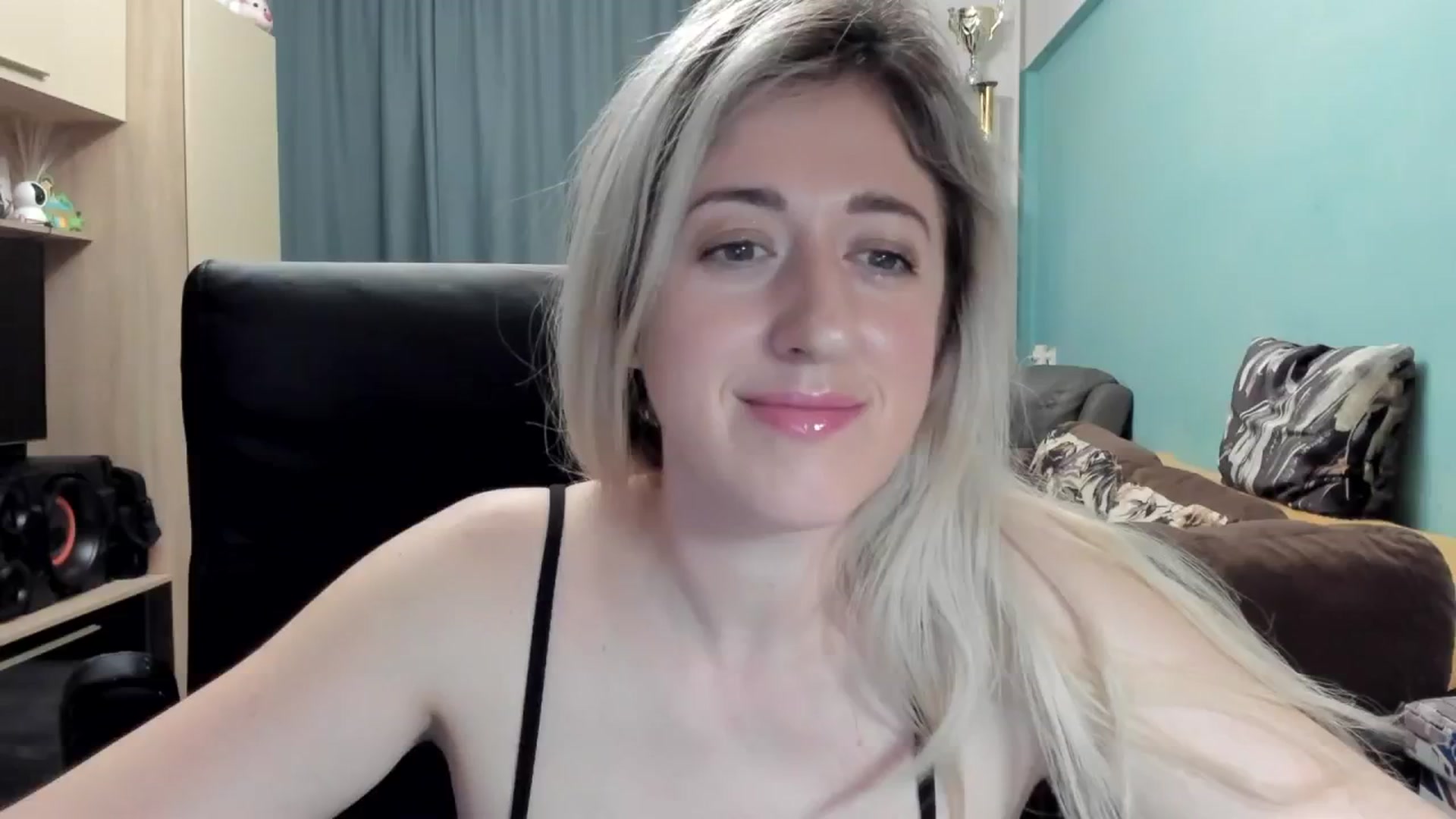 Gallery image thumbnail from SweetDelia_'s myfreecams stream on, 02/04/2026, 01:25 image 17 of 20