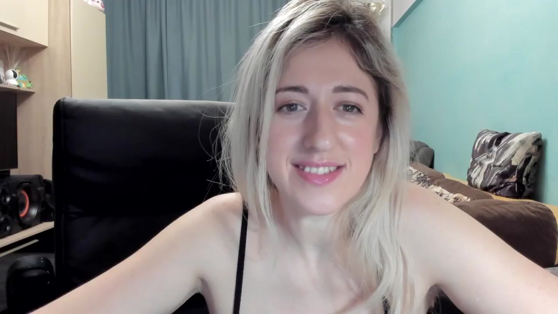Gallery image thumbnail from SweetDelia_'s myfreecams stream on, 02/04/2026, 01:25 image 18 of 20