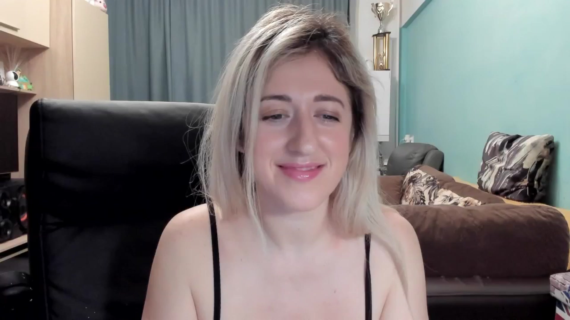 Gallery image thumbnail from SweetDelia_'s myfreecams stream on, 02/04/2026, 01:25 image 13 of 20