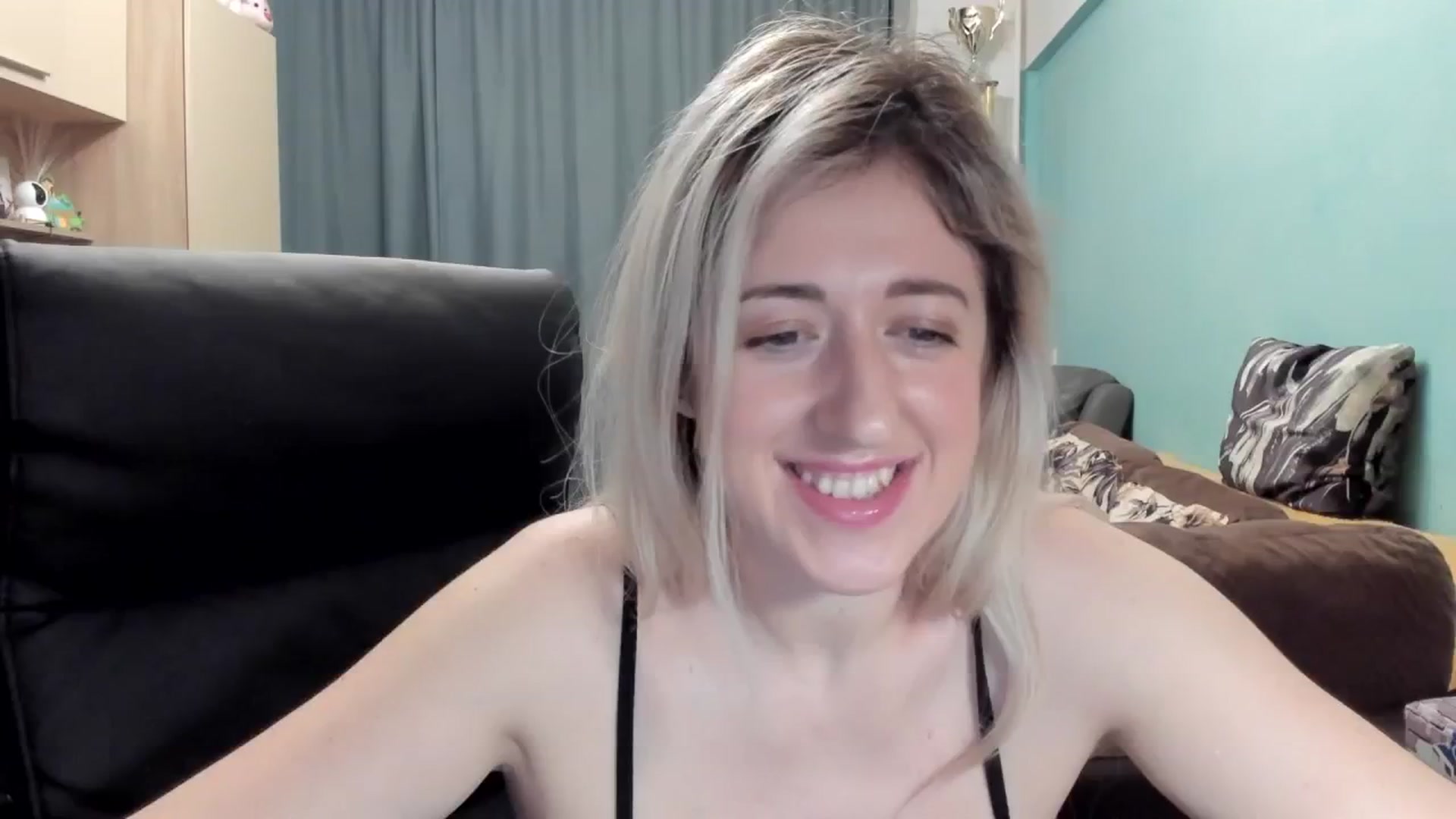 Gallery image thumbnail from SweetDelia_'s myfreecams stream on, 02/04/2026, 01:25 image 16 of 20