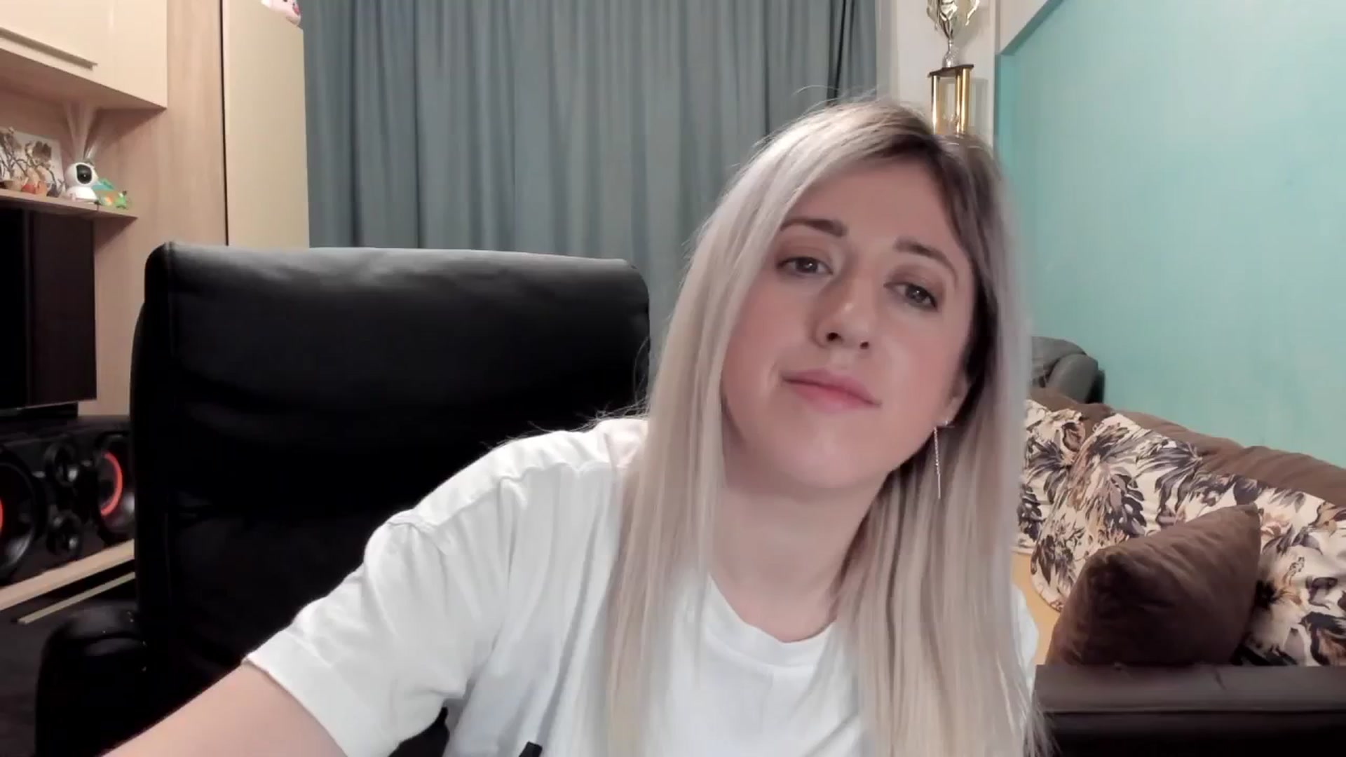 Gallery image thumbnail from SweetDelia_'s myfreecams stream on, 02/10/2026, 02:33 image 12 of 20