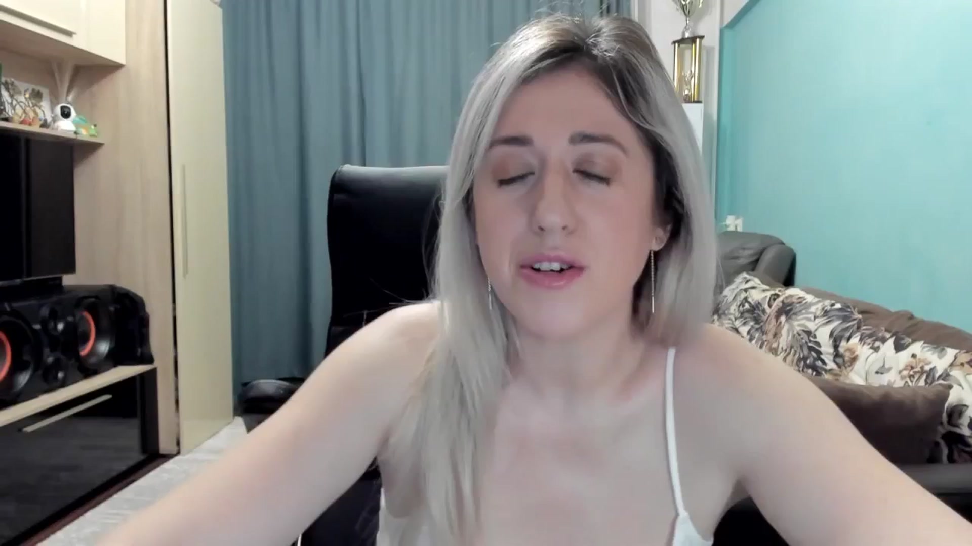 Gallery image thumbnail from SweetDelia_'s myfreecams stream on, 02/12/2026, 23:52 image 15 of 20
