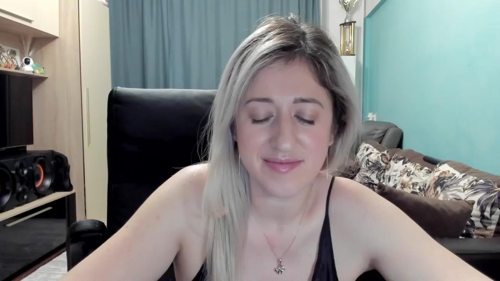 Gallery image thumbnail from SweetDelia_'s myfreecams stream on, 02/14/2026, 24:04 image 6 of 20