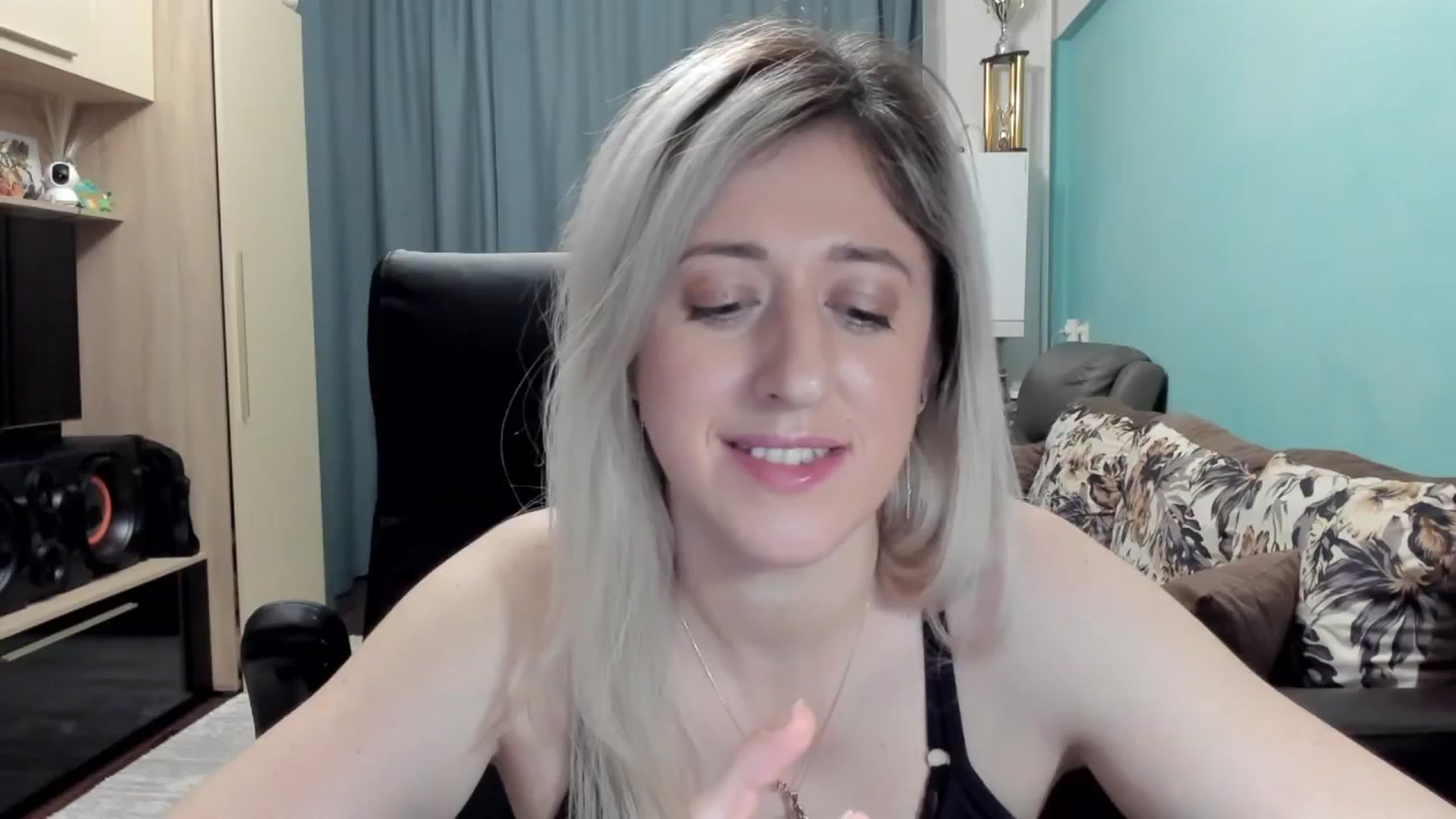 Gallery image thumbnail from SweetDelia_'s myfreecams stream on, 02/18/2026, 01:17 image 15 of 20