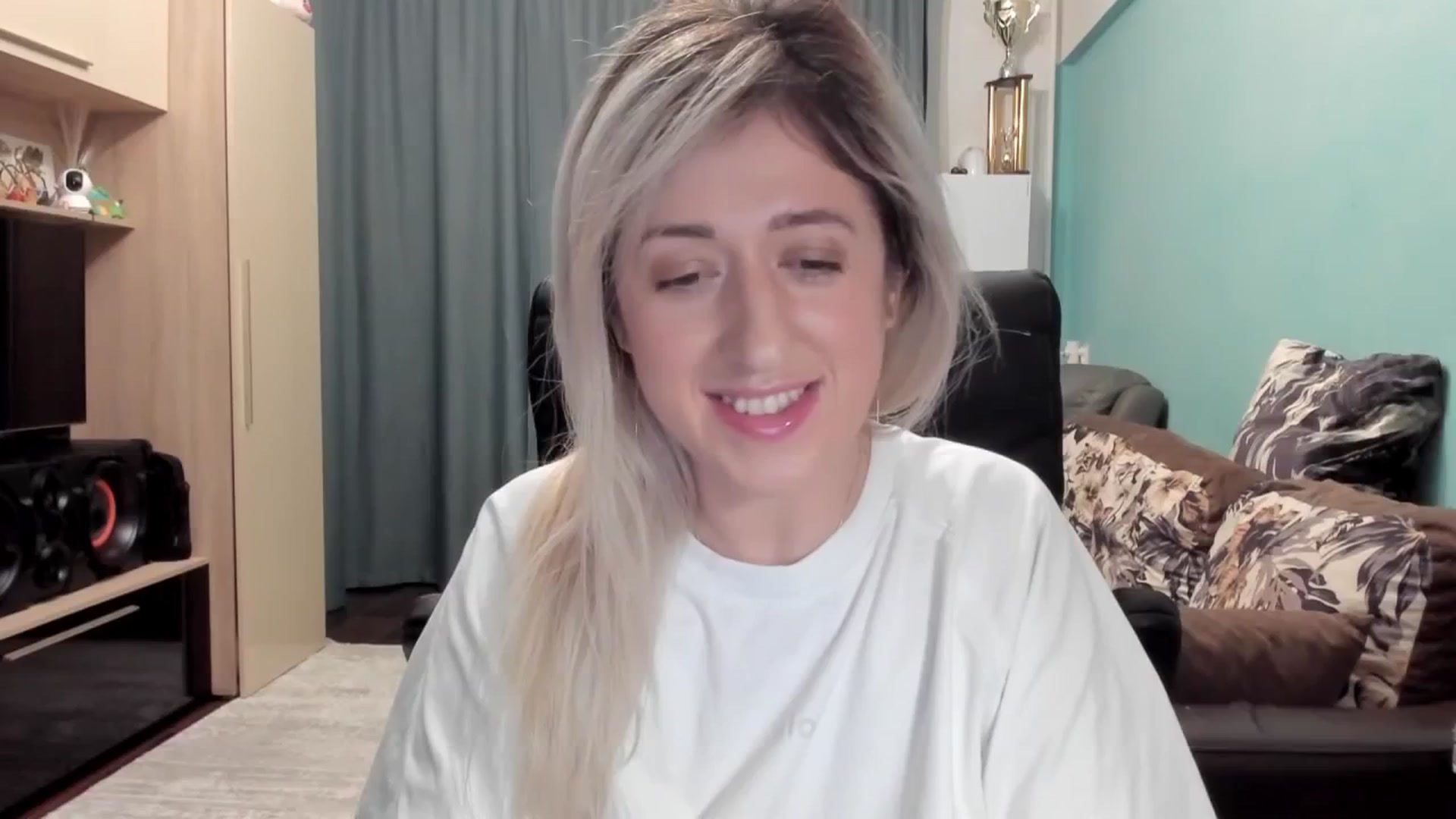 Gallery image thumbnail from SweetDelia_'s myfreecams stream on, 02/18/2026, 23:23 image 16 of 20