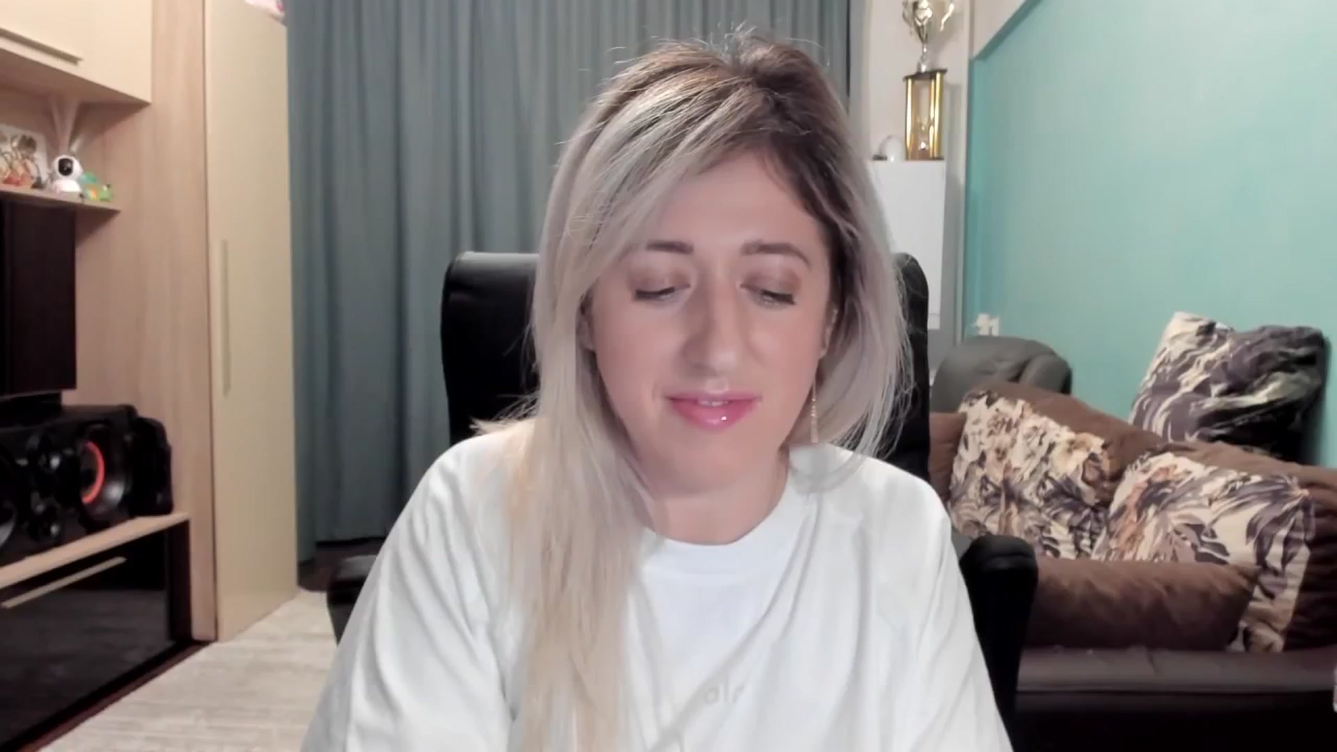 Gallery image thumbnail from SweetDelia_'s myfreecams stream on, 02/18/2026, 23:23 image 18 of 20