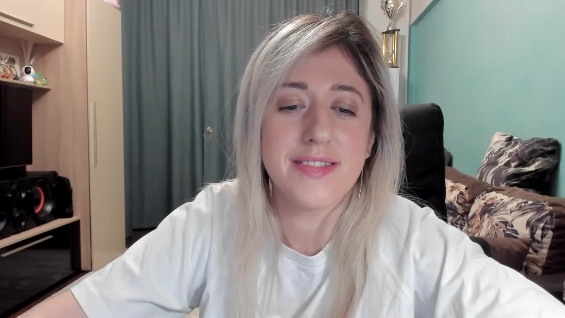 Gallery image thumbnail from SweetDelia_'s myfreecams stream on, 02/18/2026, 23:23 image 5 of 20