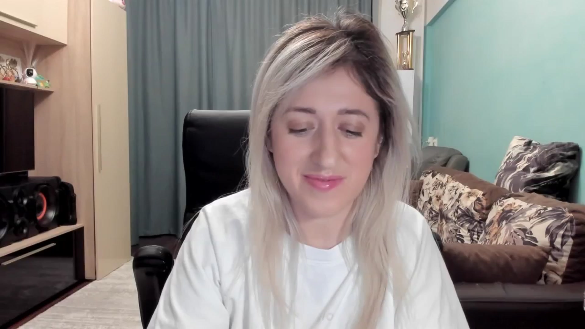 Gallery image thumbnail from SweetDelia_'s myfreecams stream on, 02/18/2026, 23:23 image 14 of 20