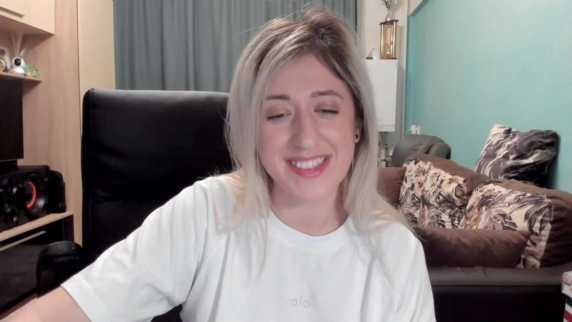 Gallery image thumbnail from SweetDelia_'s myfreecams stream on, 02/19/2026, 02:20 image 3 of 20