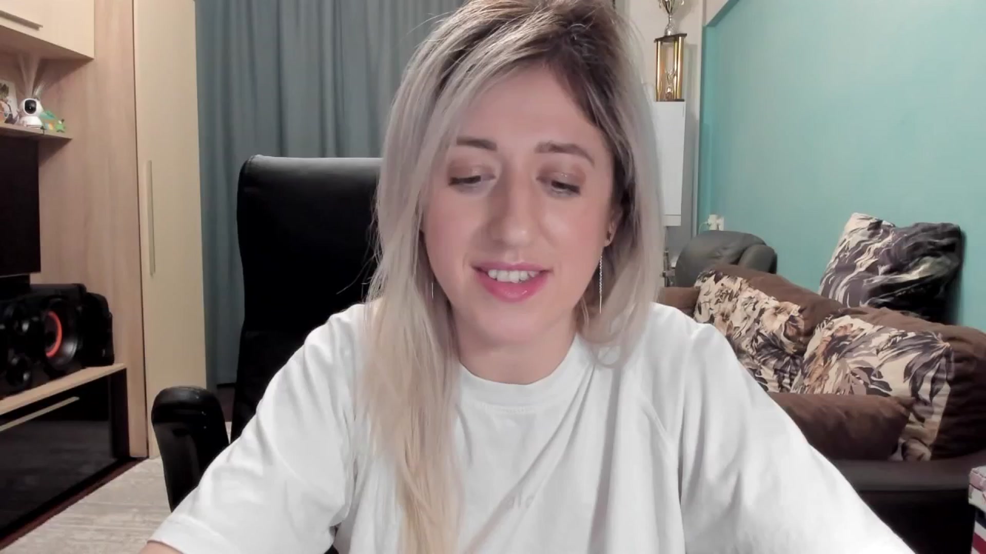 Gallery image thumbnail from SweetDelia_'s myfreecams stream on, 02/19/2026, 02:20 image 6 of 20
