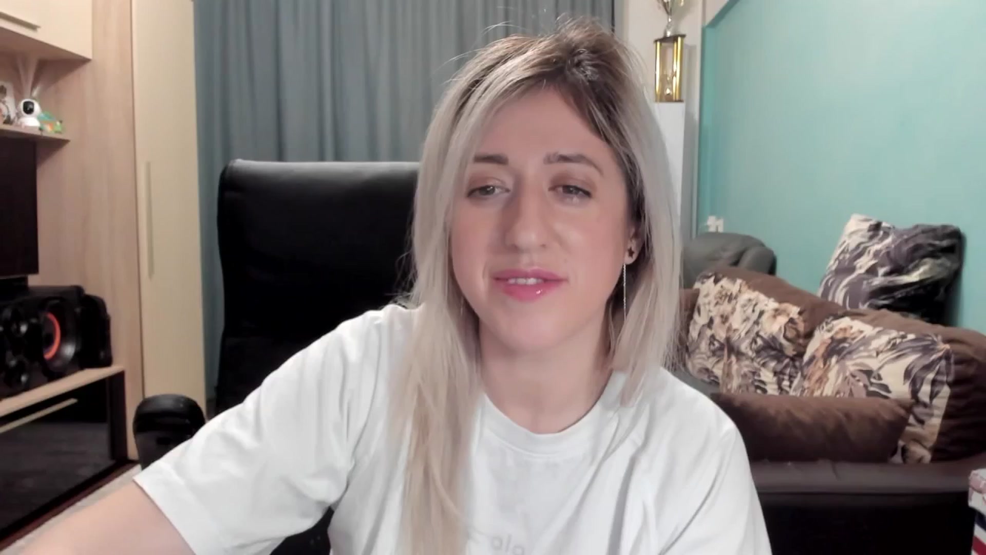 Gallery image thumbnail from SweetDelia_'s myfreecams stream on, 02/19/2026, 02:20 image 9 of 20