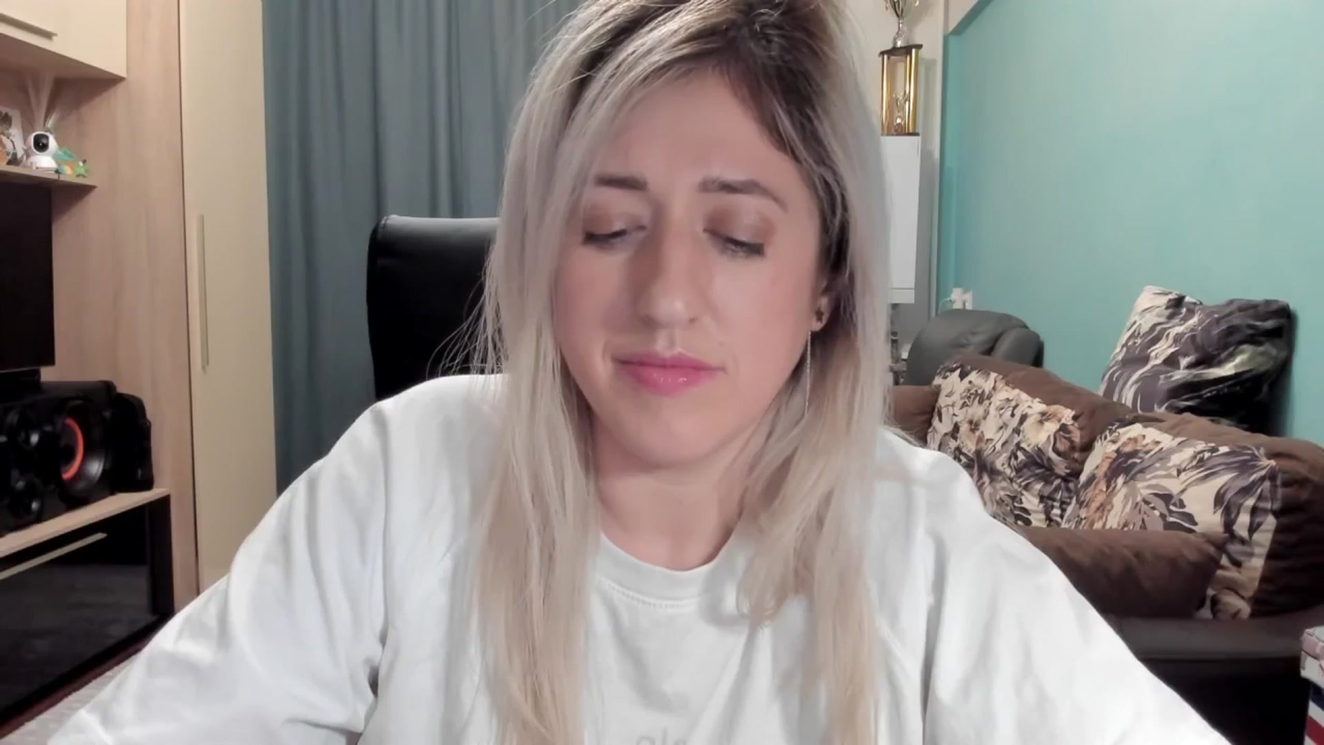 Gallery image thumbnail from SweetDelia_'s myfreecams stream on, 02/19/2026, 02:20 image 19 of 20