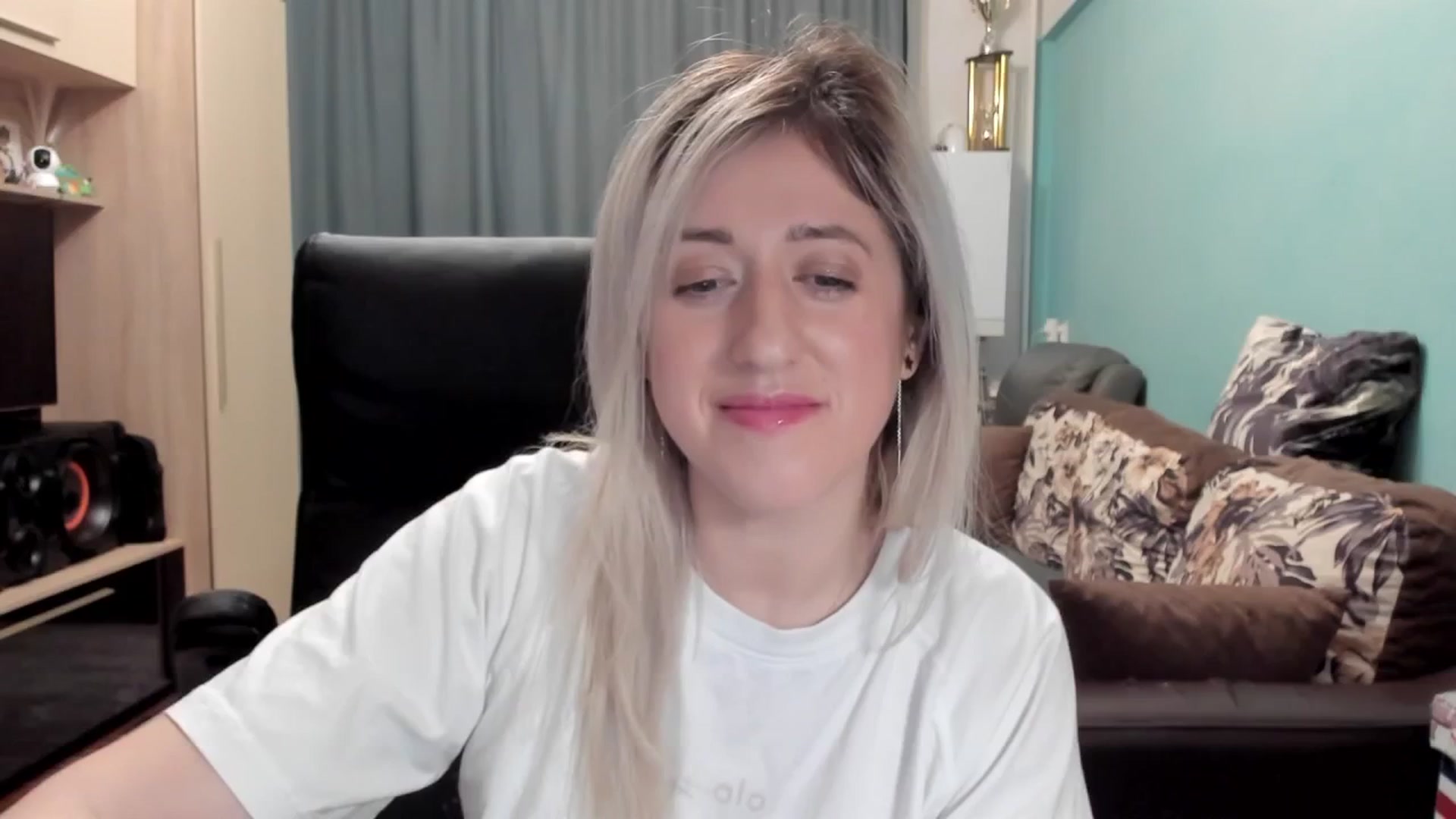 Gallery image thumbnail from SweetDelia_'s myfreecams stream on, 02/19/2026, 02:20 image 8 of 20
