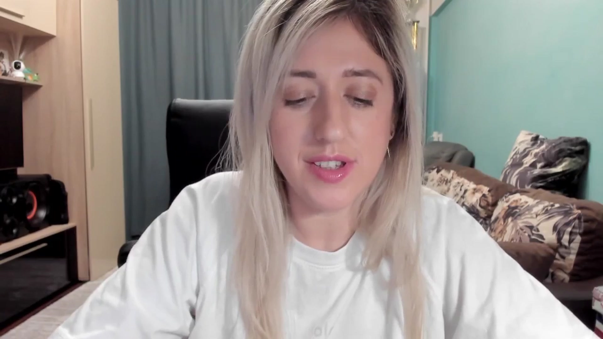 Gallery image thumbnail from SweetDelia_'s myfreecams stream on, 02/19/2026, 02:20 image 18 of 20