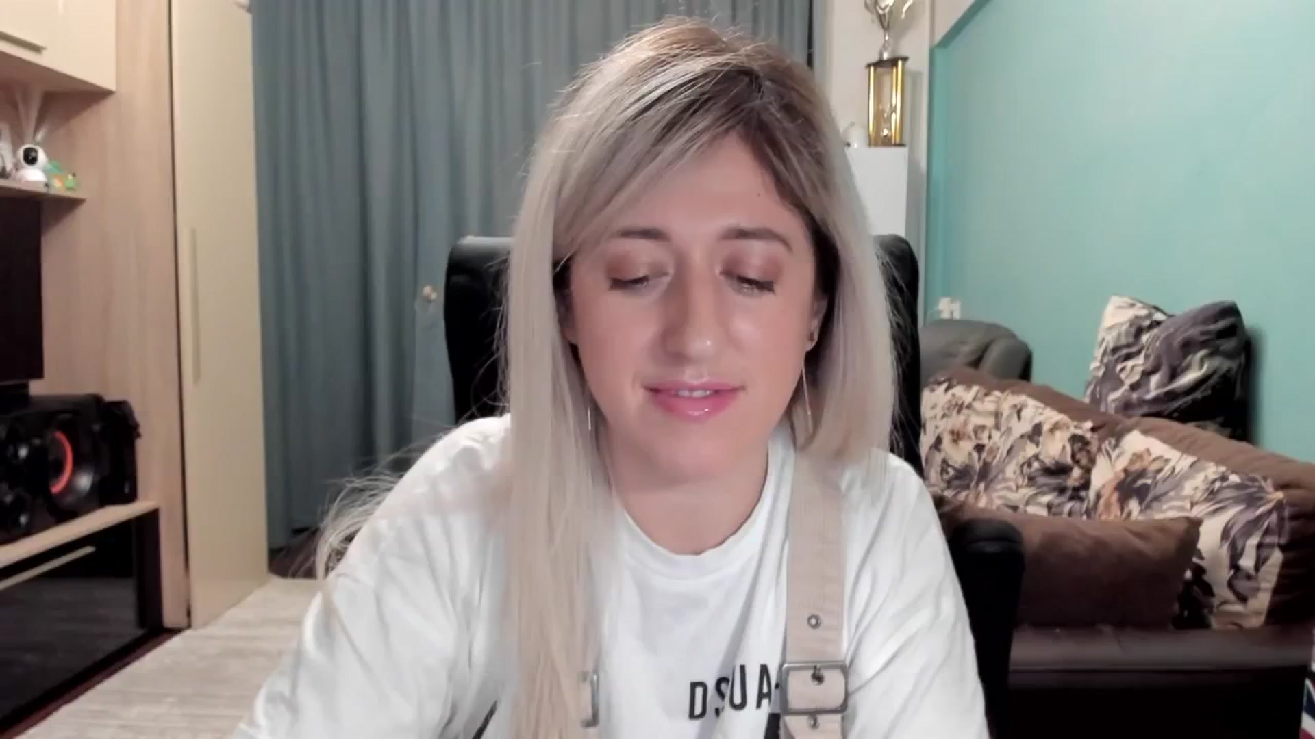 Gallery image thumbnail from SweetDelia_'s myfreecams stream on, 02/19/2026, 23:45 image 19 of 20