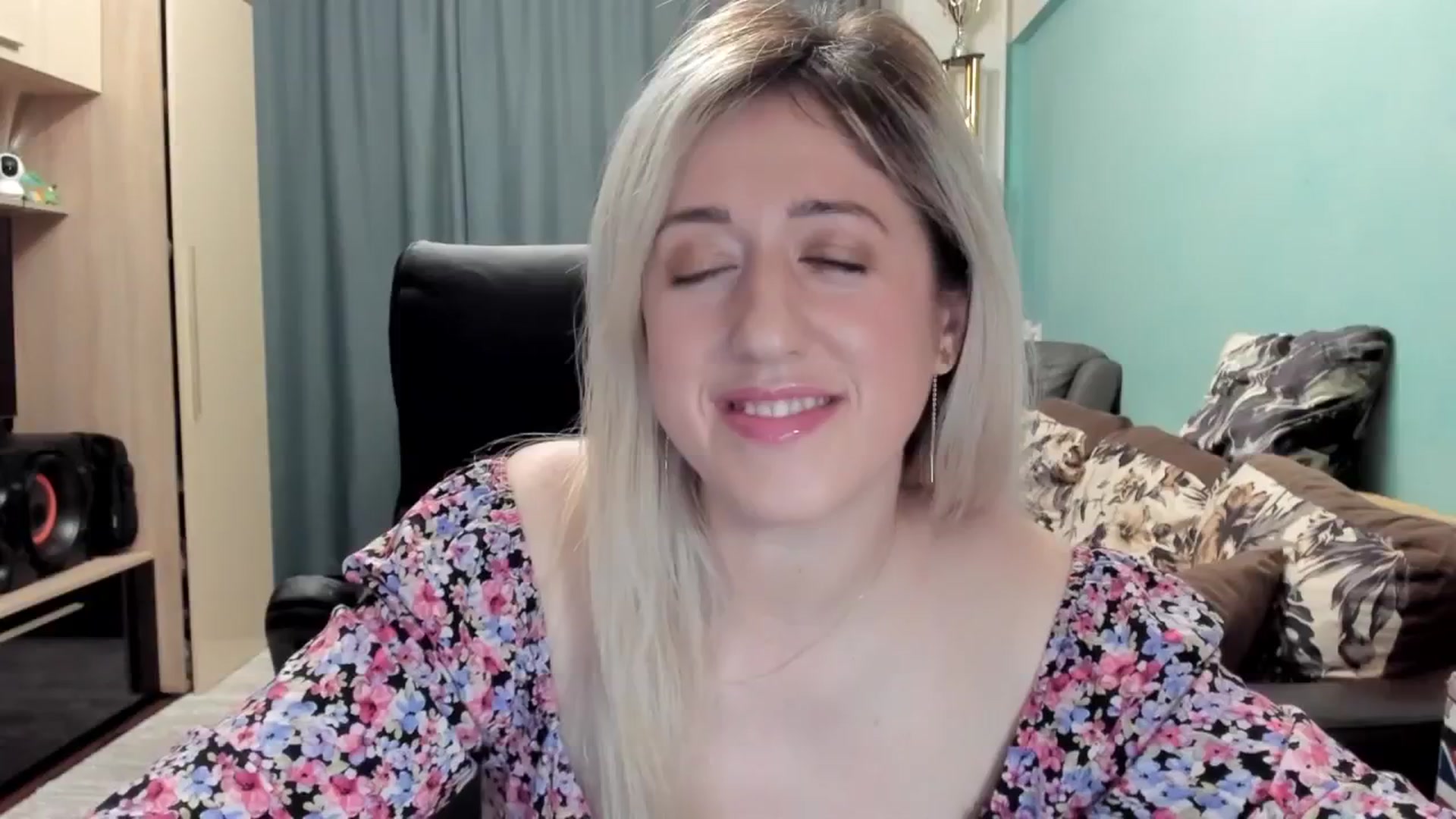 Gallery image thumbnail from SweetDelia_'s myfreecams stream on, 02/26/2026, 23:28 image 17 of 20