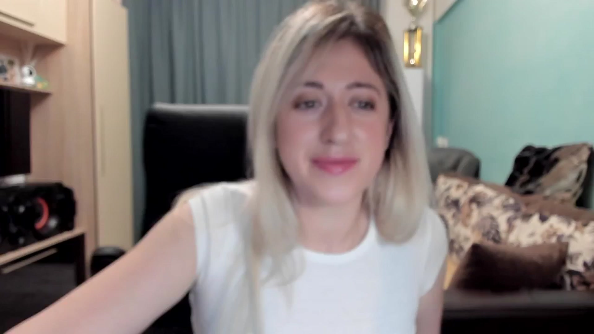 Gallery image thumbnail from SweetDelia_'s myfreecams stream on, 03/05/2026, 24:08 image 11 of 20