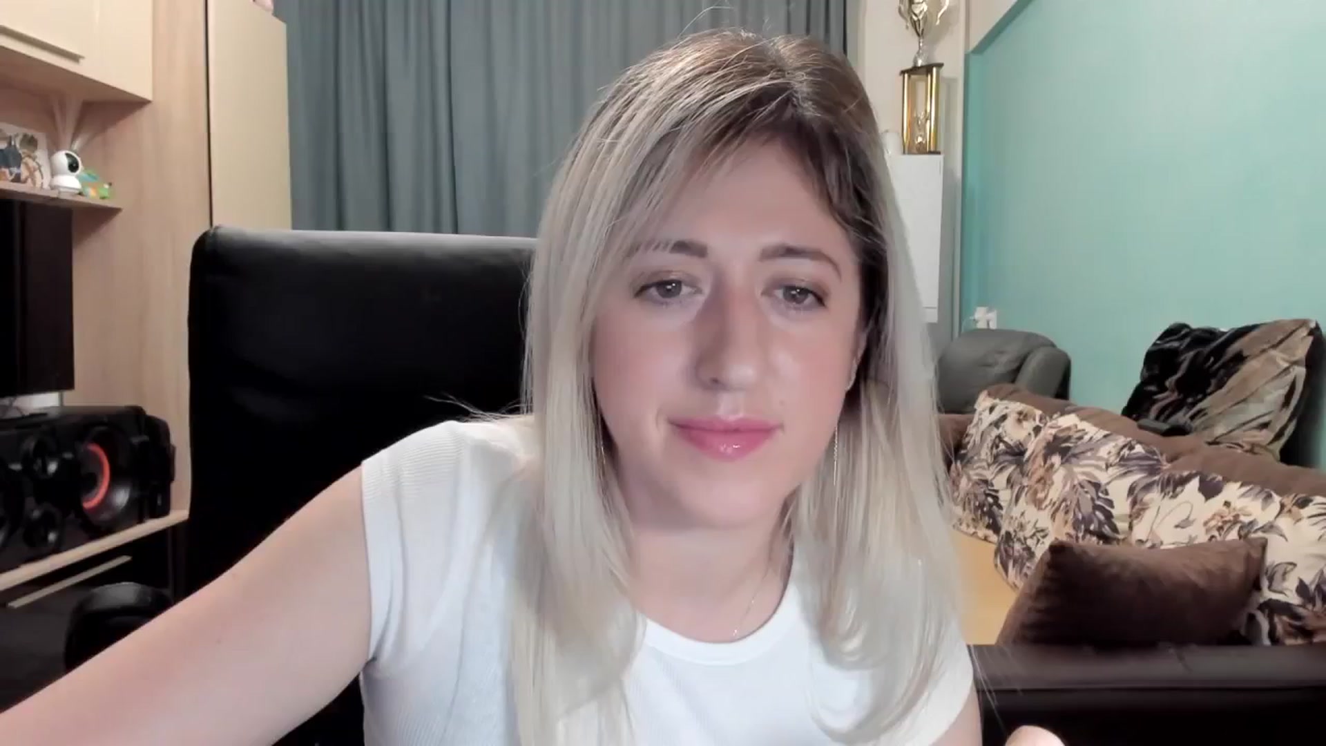 Gallery image thumbnail from SweetDelia_'s myfreecams stream on, 03/05/2026, 24:08 image 16 of 20
