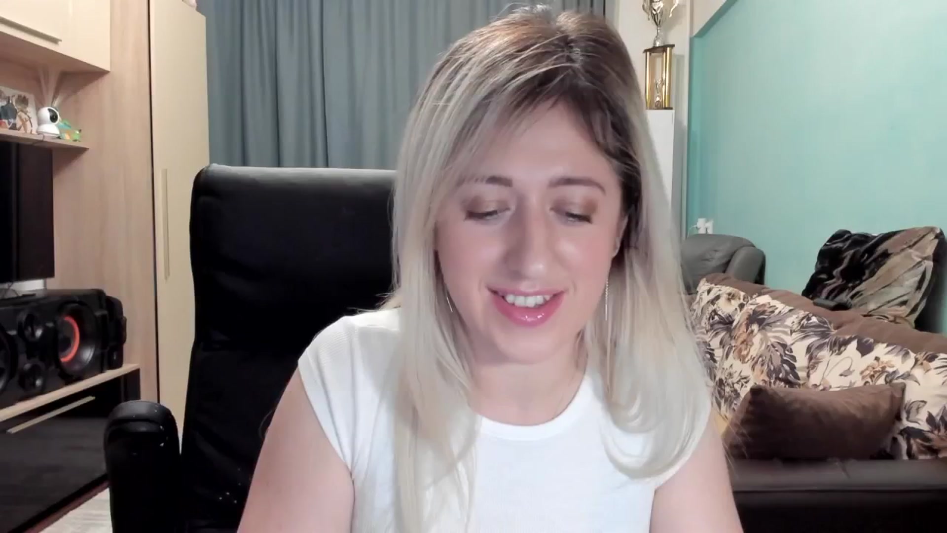 Gallery image thumbnail from SweetDelia_'s myfreecams stream on, 03/05/2026, 24:08 image 15 of 20