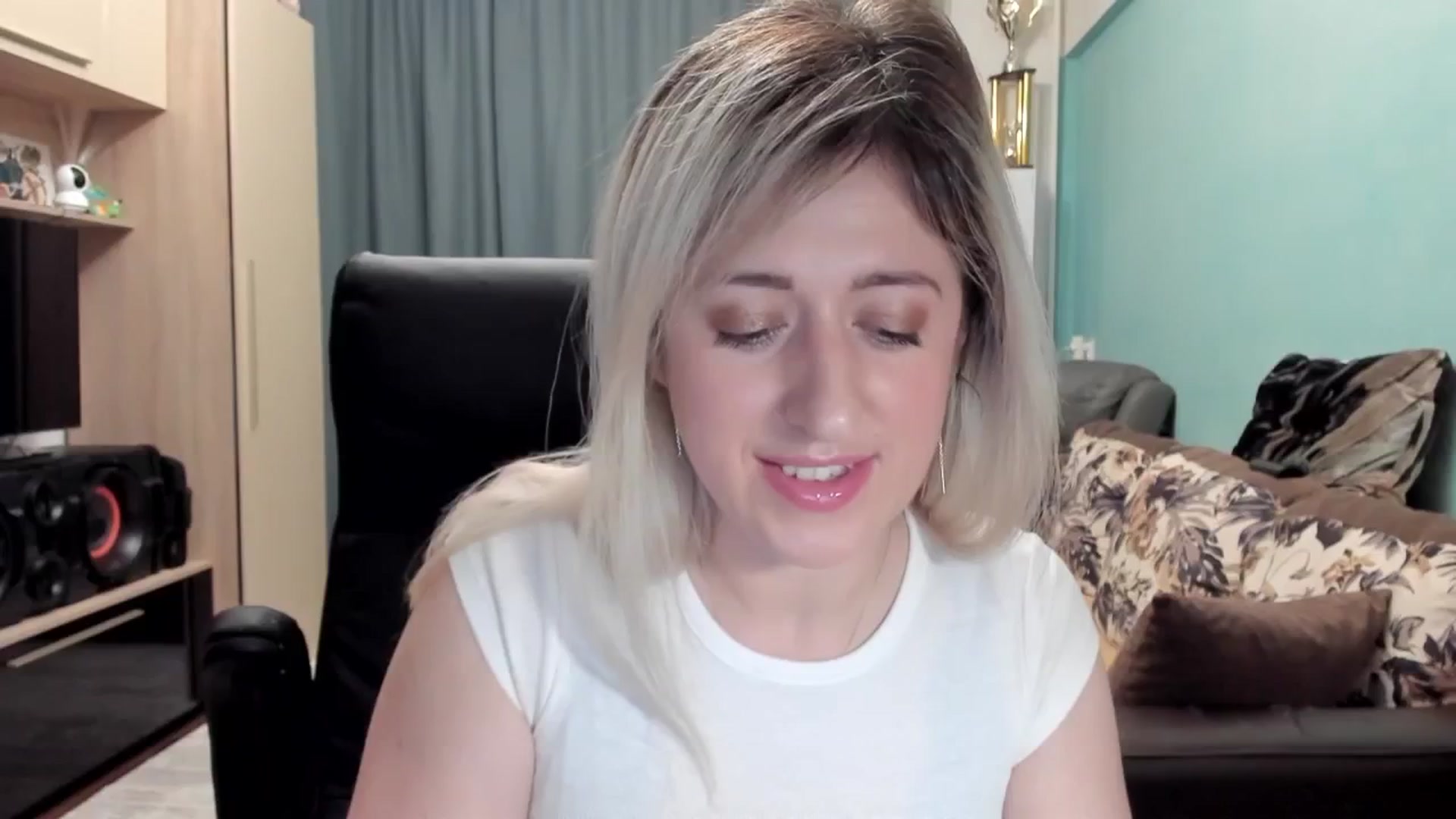 Gallery image thumbnail from SweetDelia_'s myfreecams stream on, 03/05/2026, 24:08 image 6 of 20