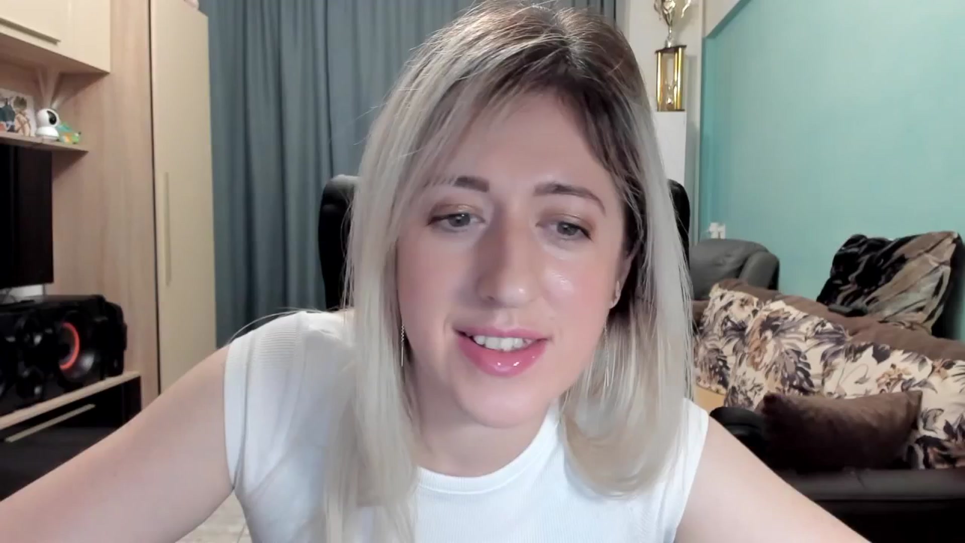 Gallery image thumbnail from SweetDelia_'s myfreecams stream on, 03/05/2026, 24:08 image 12 of 20