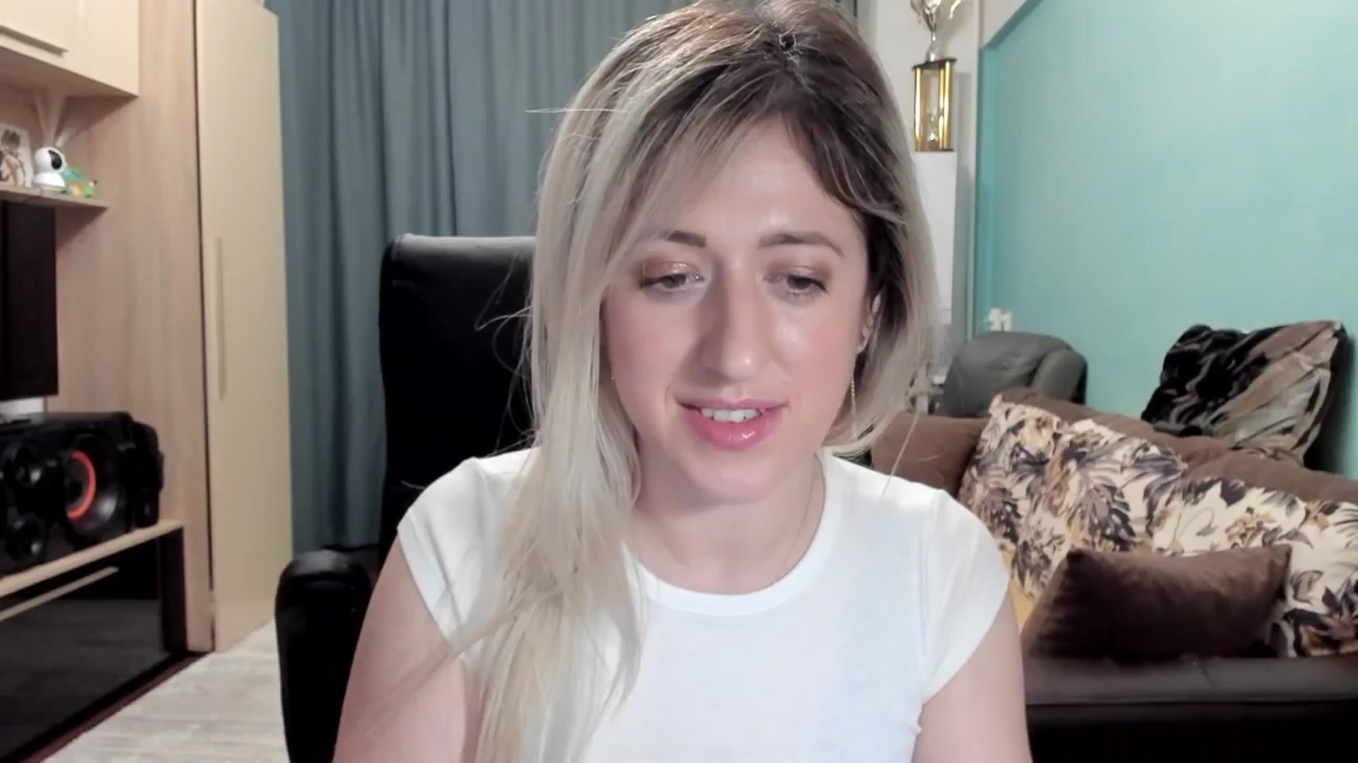 Gallery image thumbnail from SweetDelia_'s myfreecams stream on, 03/05/2026, 02:08 image 12 of 20