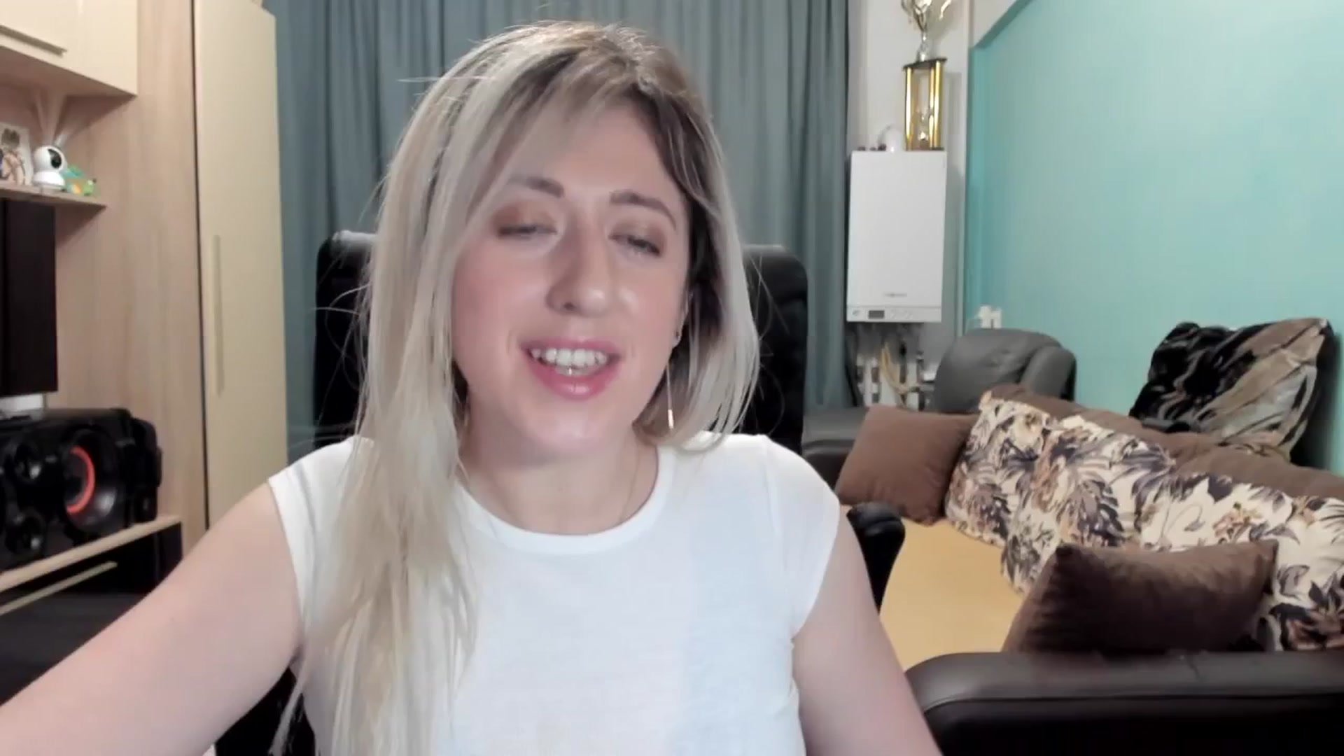 Gallery image thumbnail from SweetDelia_'s myfreecams stream on, 03/05/2026, 02:08 image 13 of 20