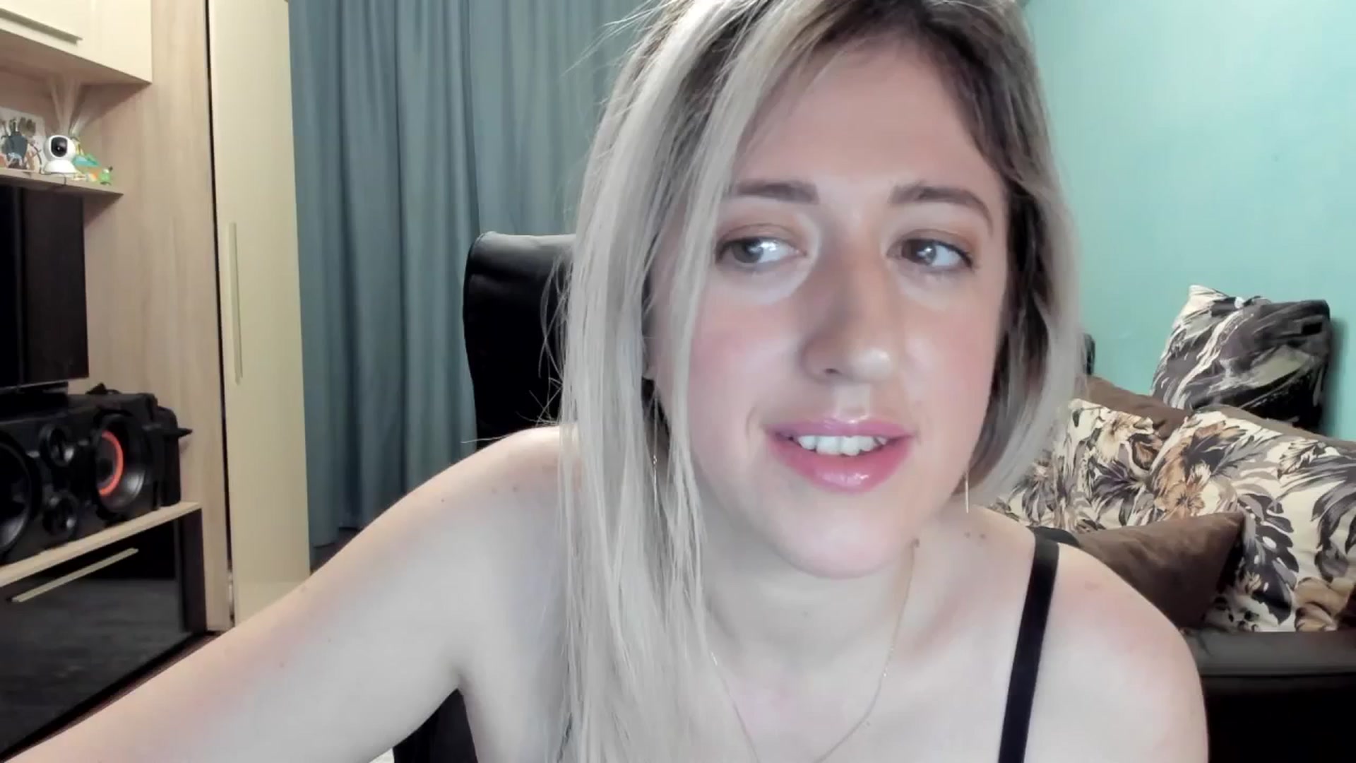 Gallery image thumbnail from SweetDelia_'s myfreecams stream on, 03/06/2026, 24:32 image 2 of 20